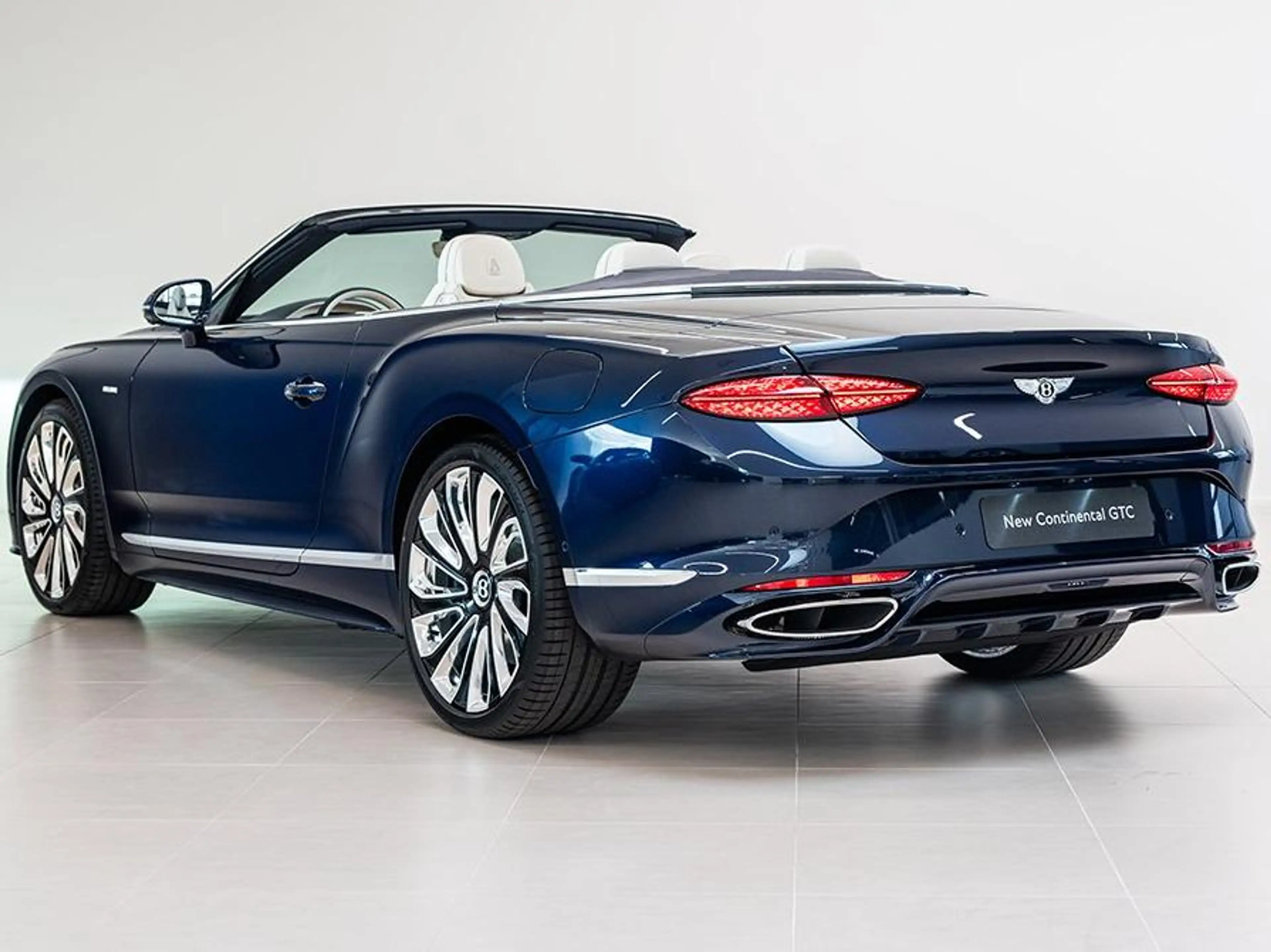 Bentley Continental GTC New Continental GTC Mulliner Hybrid — photo 4