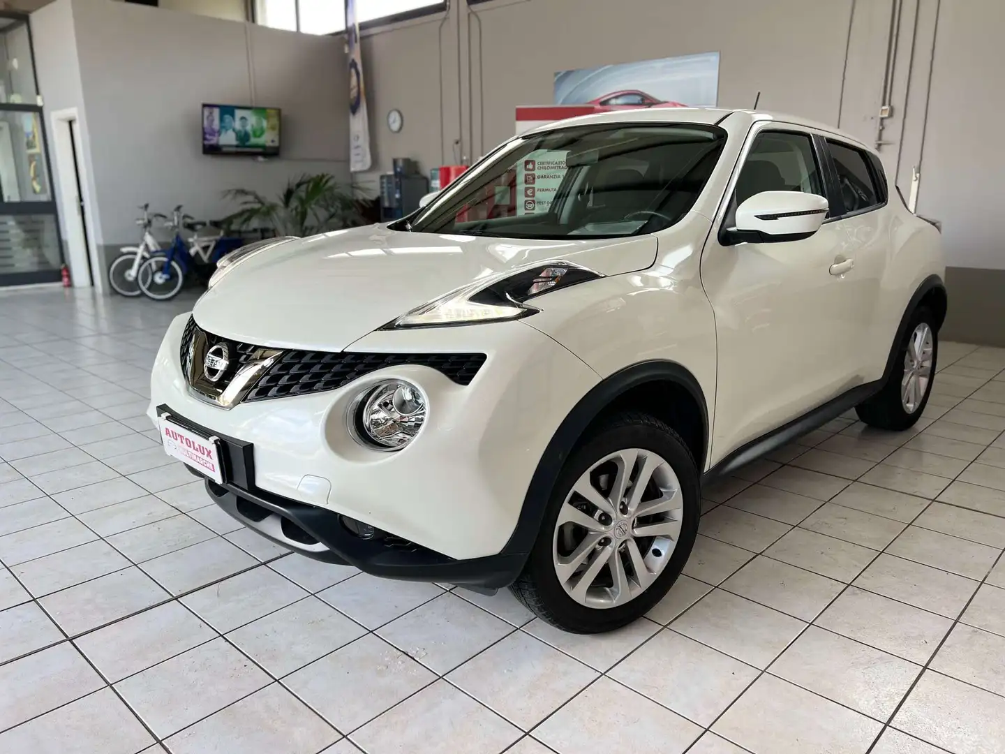 Nissan Juke 1.6b GPL 115cv my18 Weiß - 1