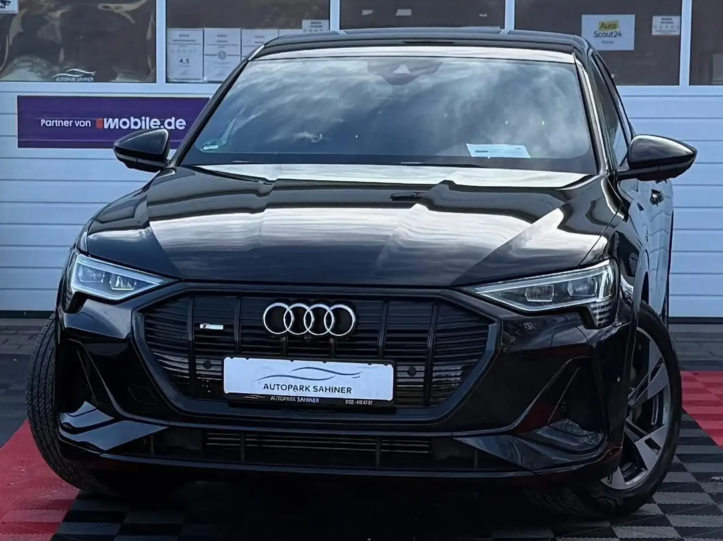 Audi e-tron Sportback 50 QUATTRO S LINE 360° Schwarz - 1