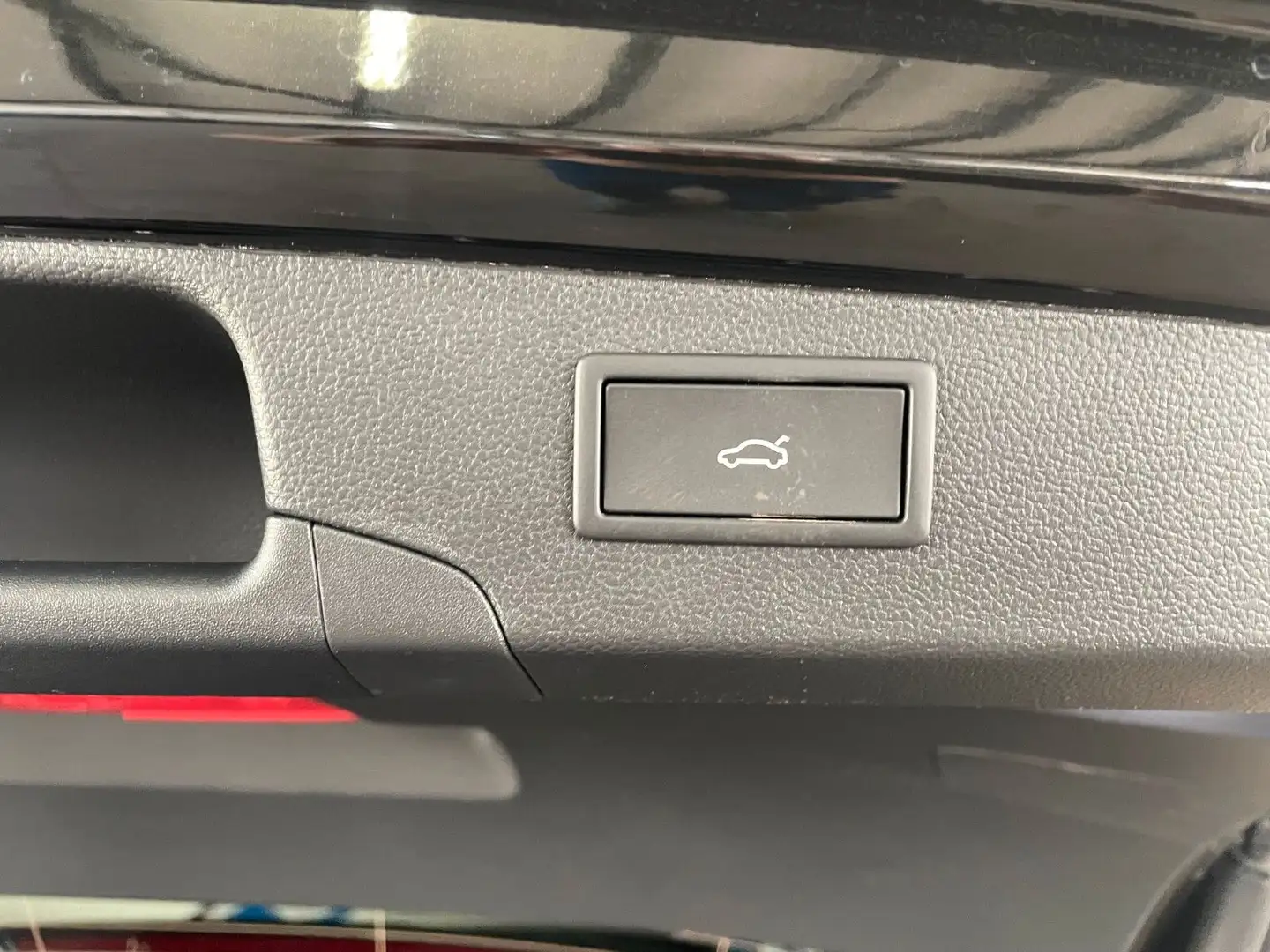 Volkswagen Passat Variant 2.0 TDI SCR DSG AHK/PANO/Standh. Schwarz - 2