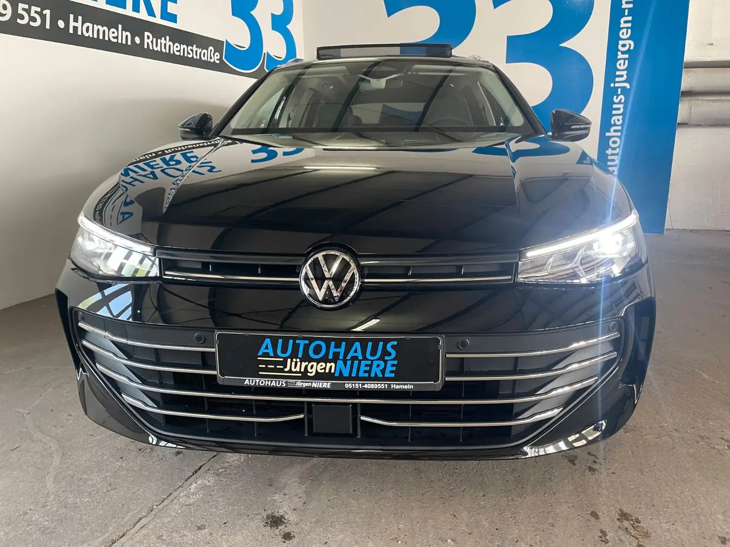 Volkswagen Passat Variant 2.0 TDI SCR DSG AHK/PANO/Standh. Schwarz - 1