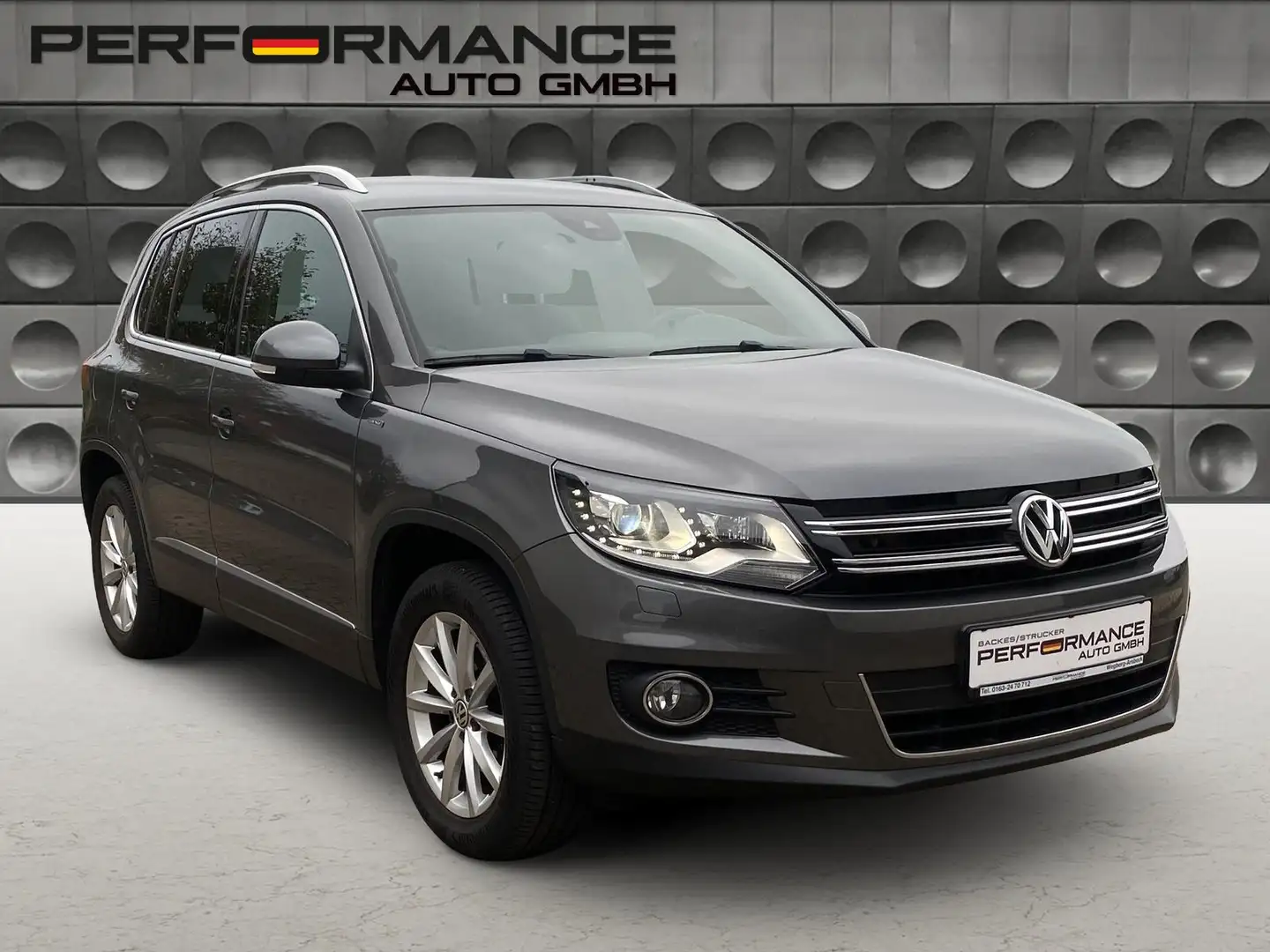 Volkswagen Tiguan 2.0 TDI 4x4 Automatik Navi BiXenon PDC Grigio - 1