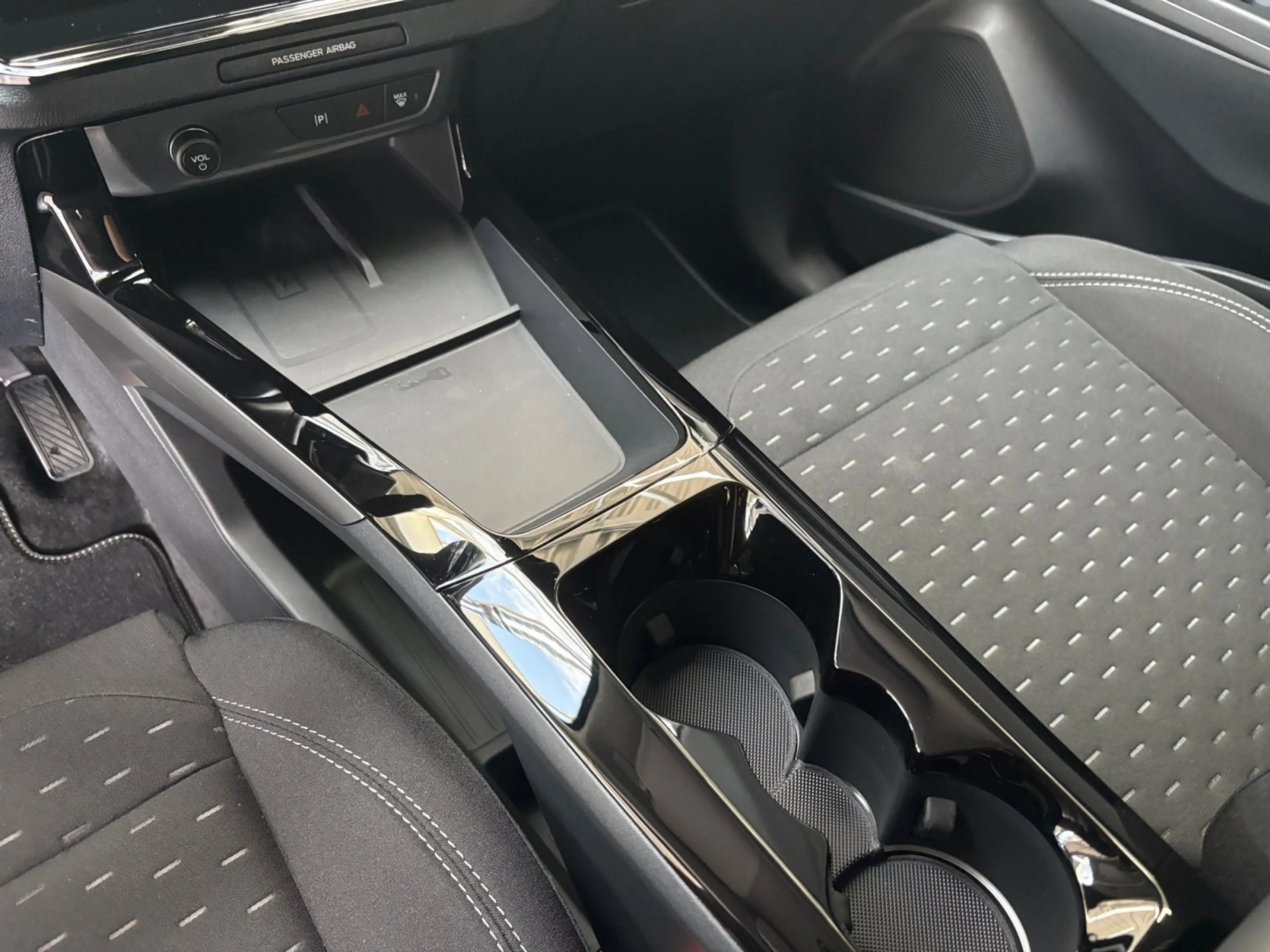 Ford Puma Gen-E Select BEV 43 kWh Komfort-Paket — photo 9