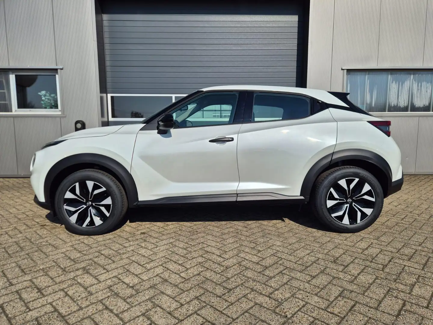 Nissan Juke 1.0 DIG-T 114PS Acenta Klimaautomatik Sitzheizu... Weiß - 2