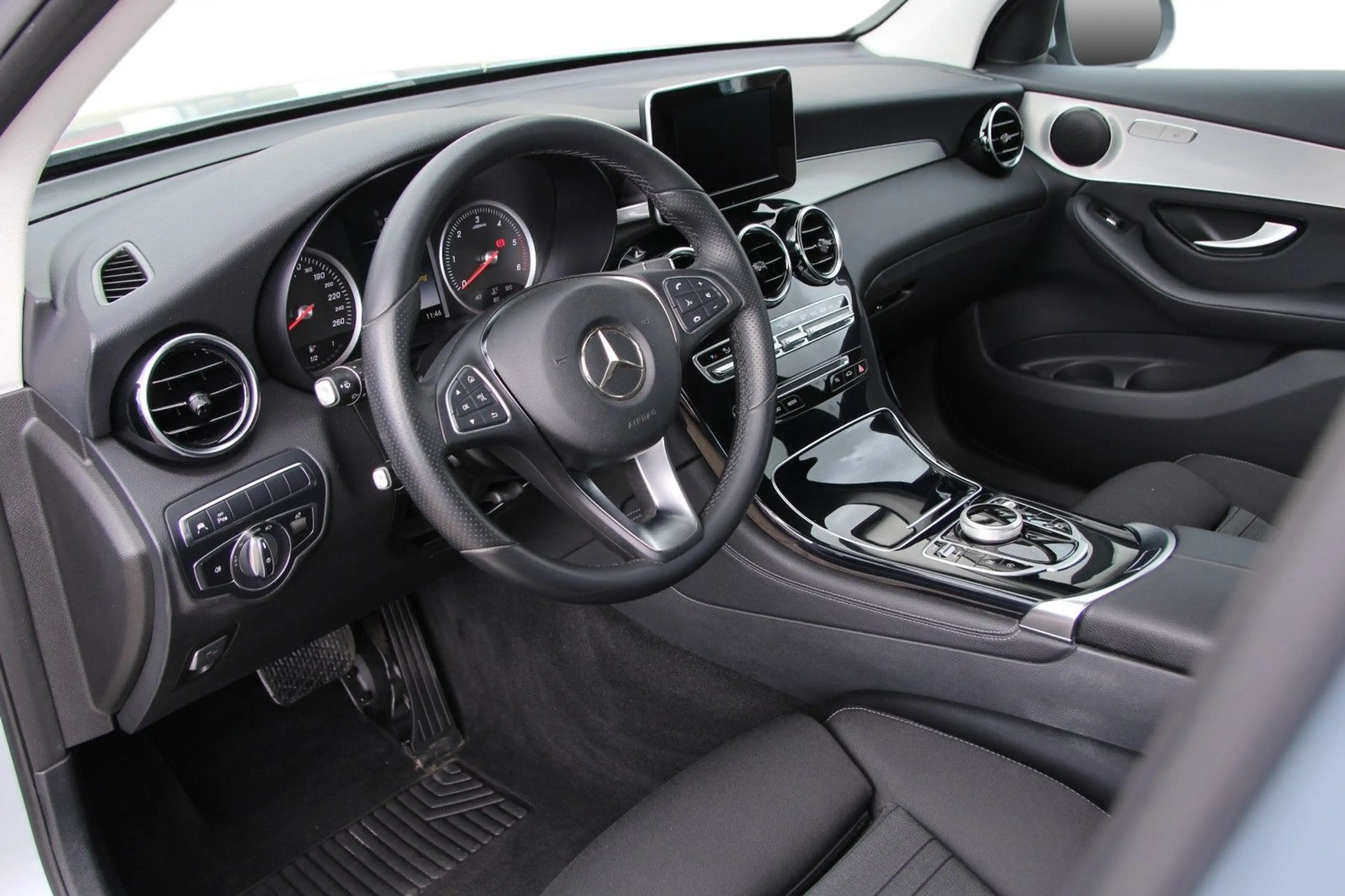 Mercedes-Benz GLC 250 d 4Matic/LED/ Alu/ Totw./Spurh./99tkm — photo 9