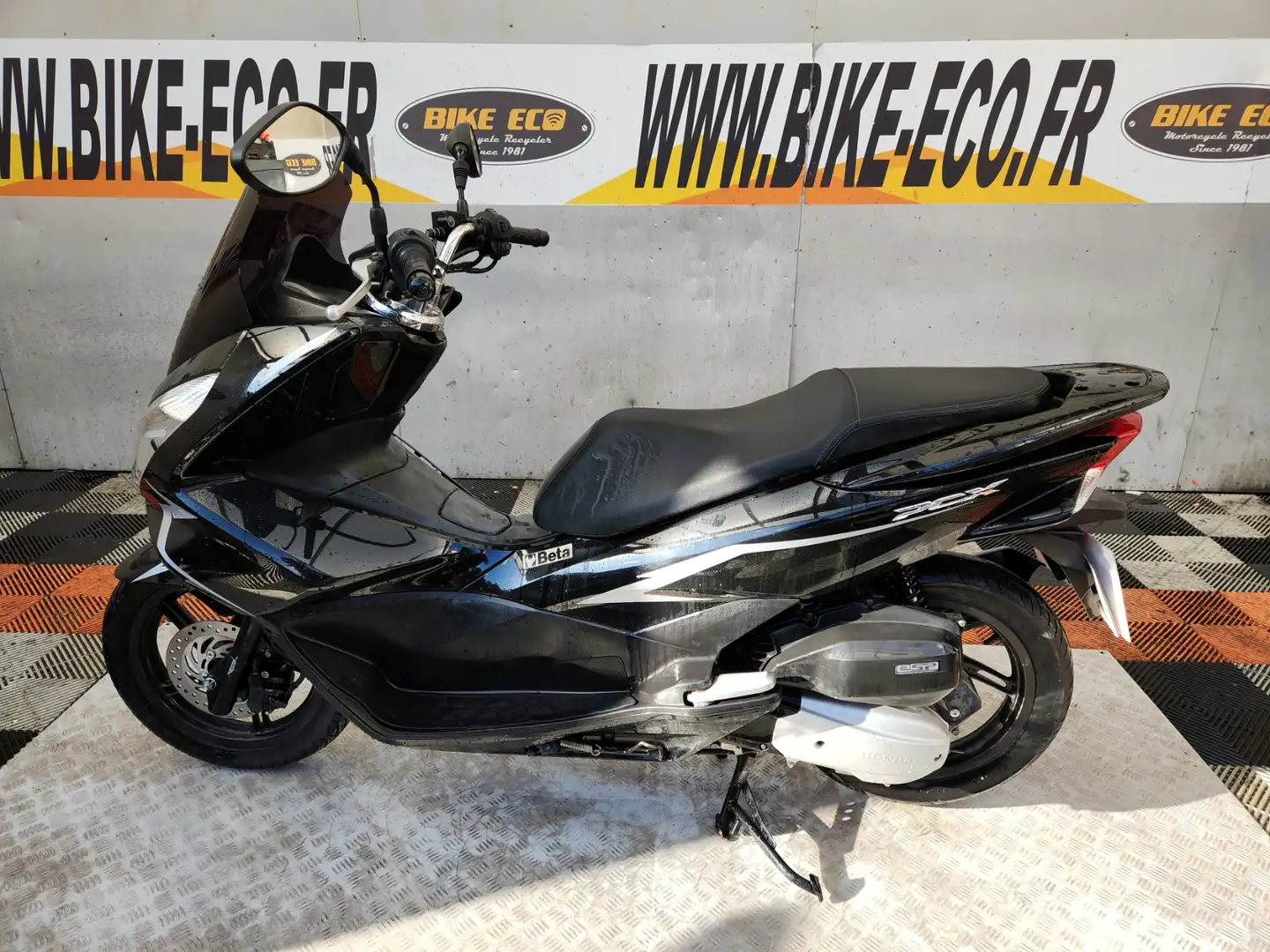 Honda PCX 125 crna - 2