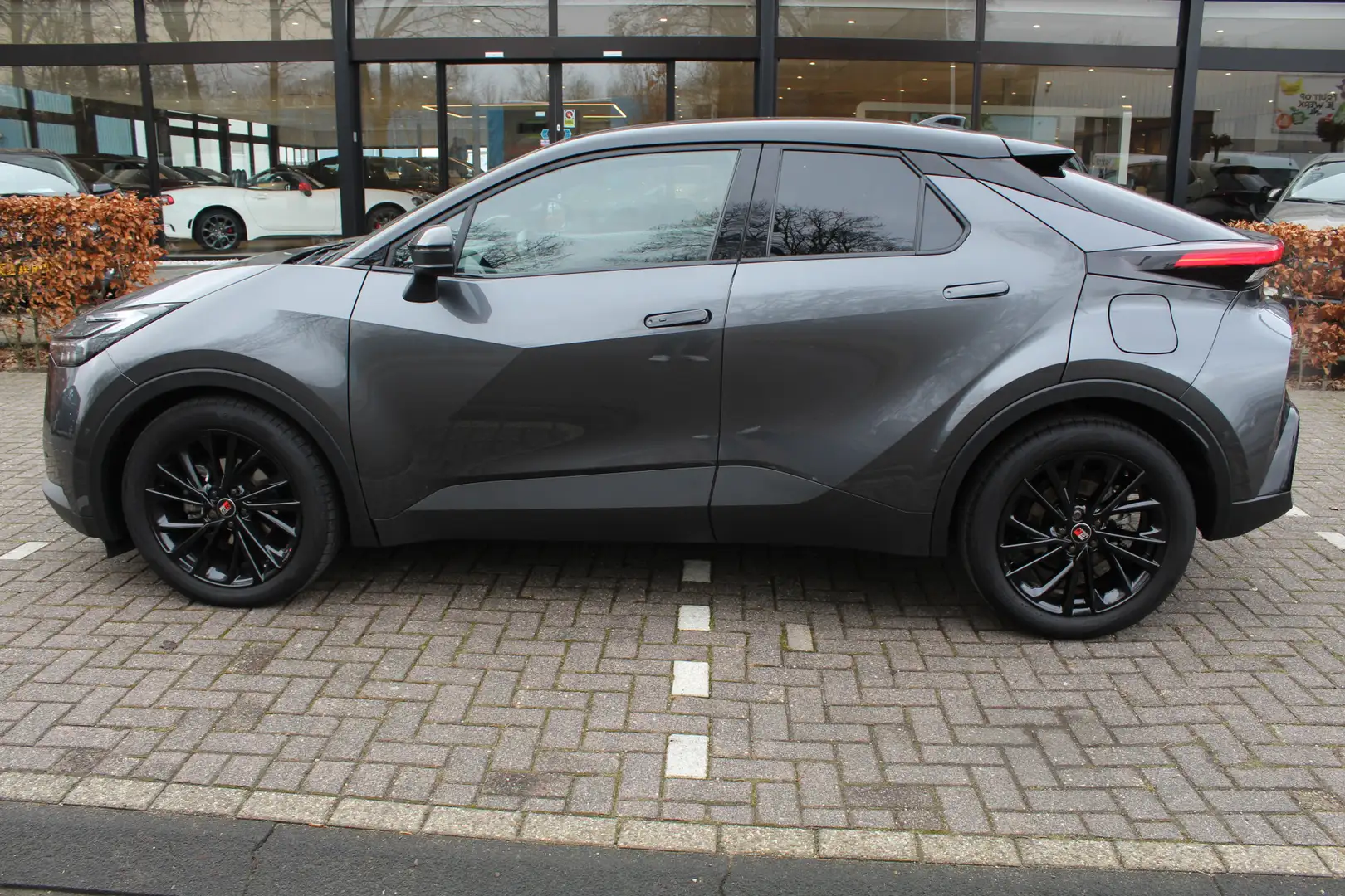 Toyota C-HR 2.0 Hybrid 200 GR SPORT PLUS | Rijklaar | Apple/An Grau - 2
