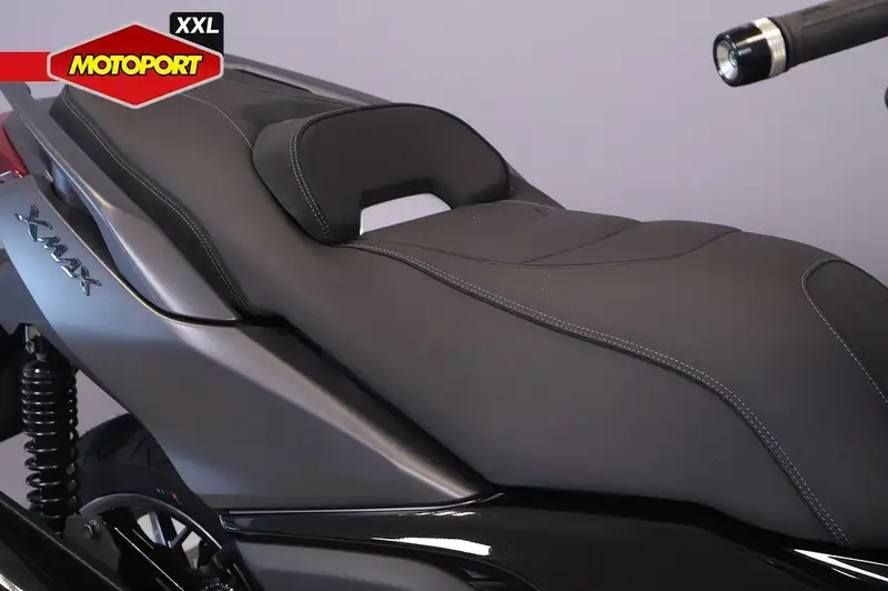 Yamaha XMAX 300 - foto 8