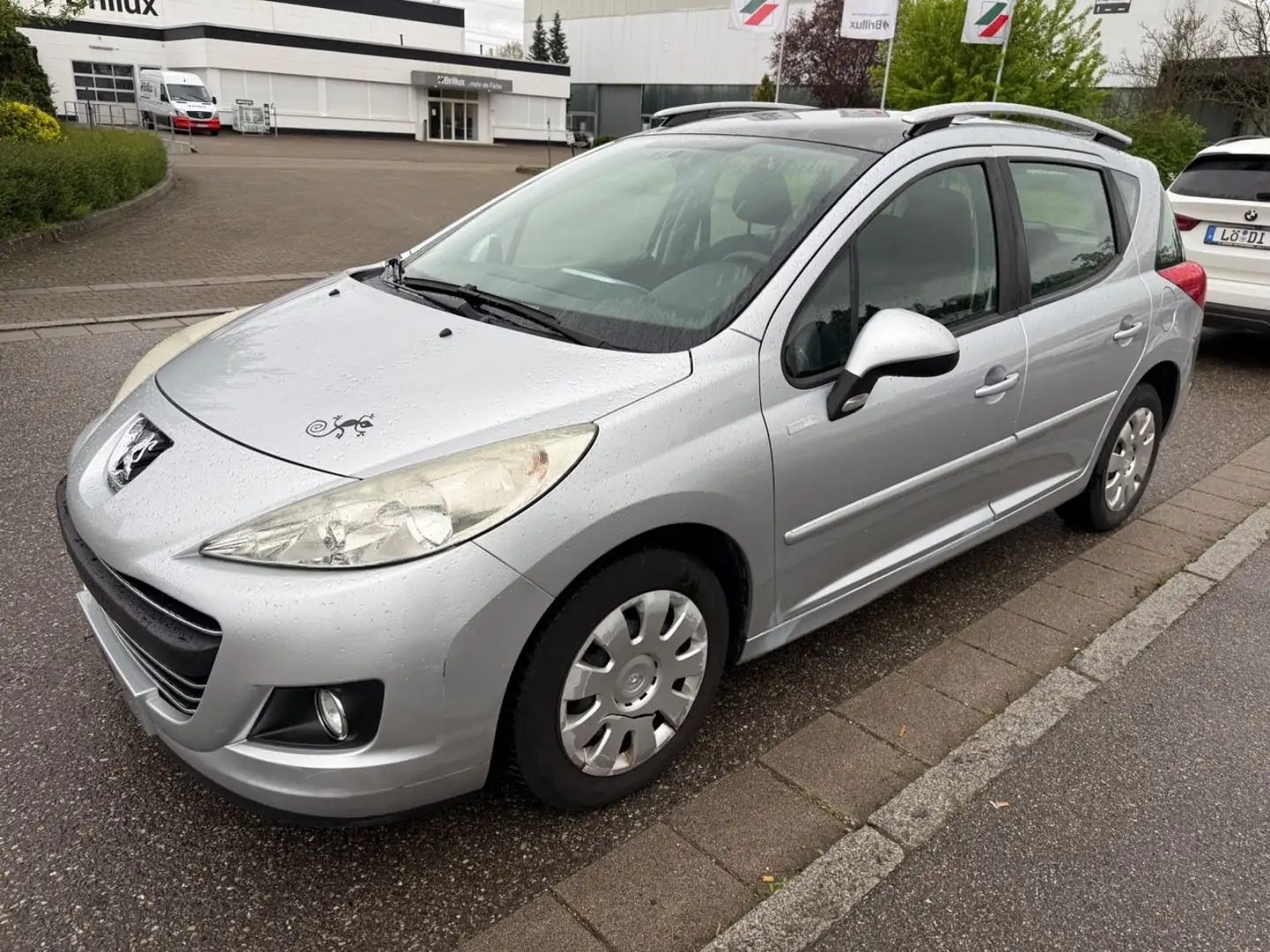 Peugeot 207 1.4 SW Tendance TÜV EURO 5 Grau - 1