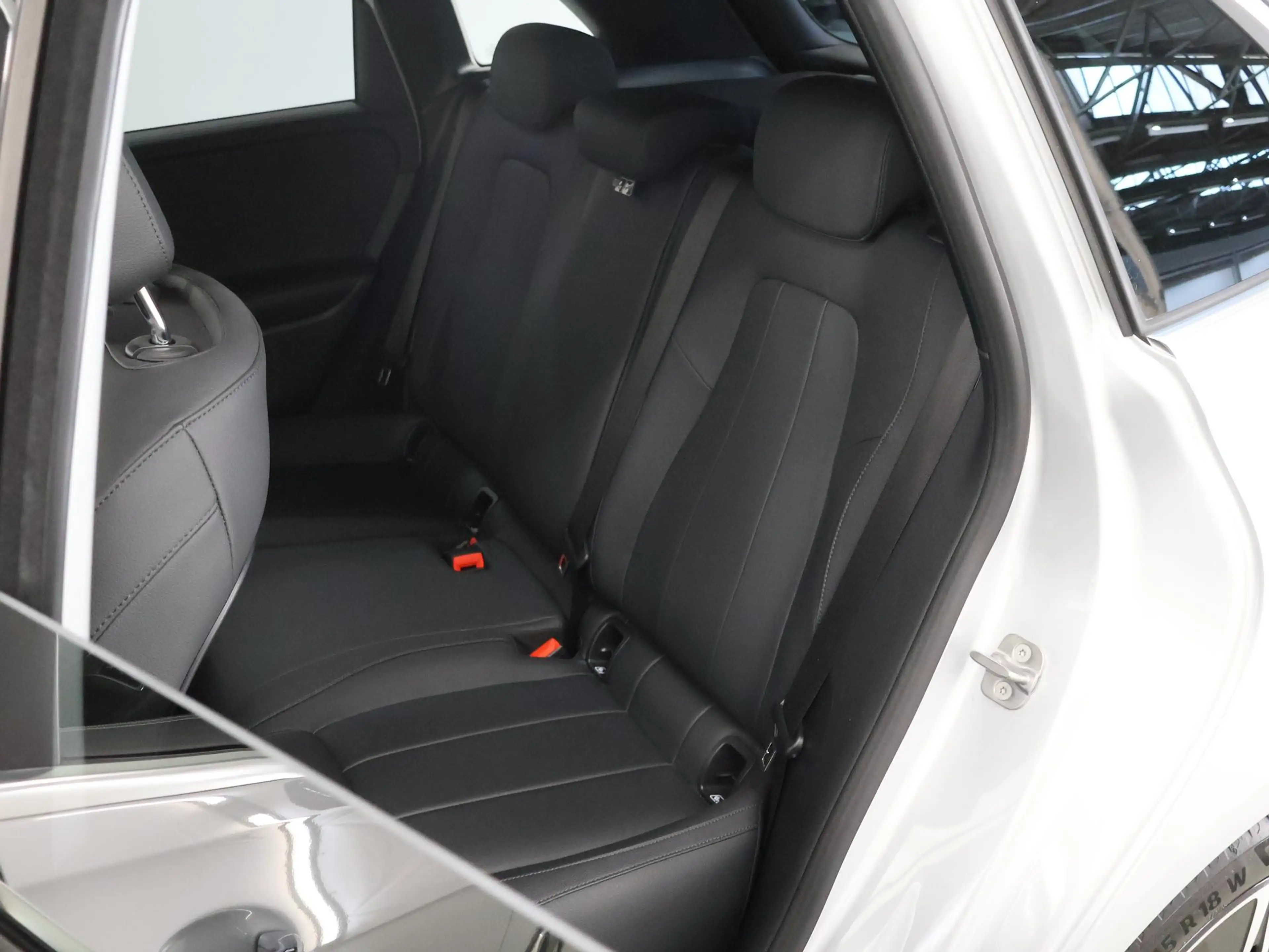 Mercedes-Benz B 250 e Luxury Line | Trekhaak wegklapbaar | Dodehoekass — photo 11