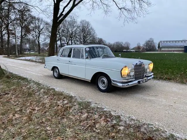 Mercedes-Benz 300 300SE Heckflosse 1962 Rallyauto