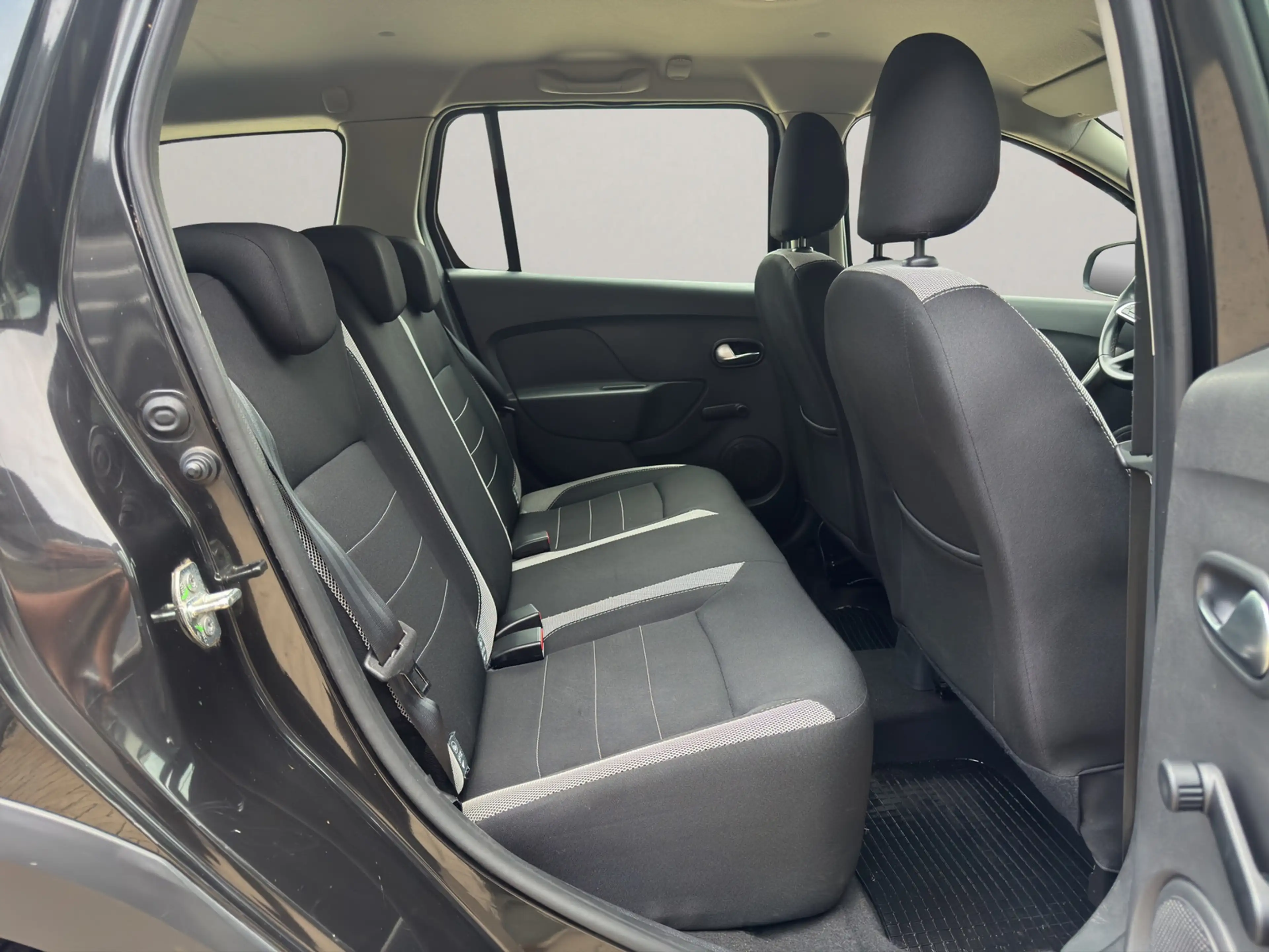 Dacia Logan Stepway MCV II Kombi~AUTOMATIK~KLIMA~ALLWETTER~NAV — photo 15