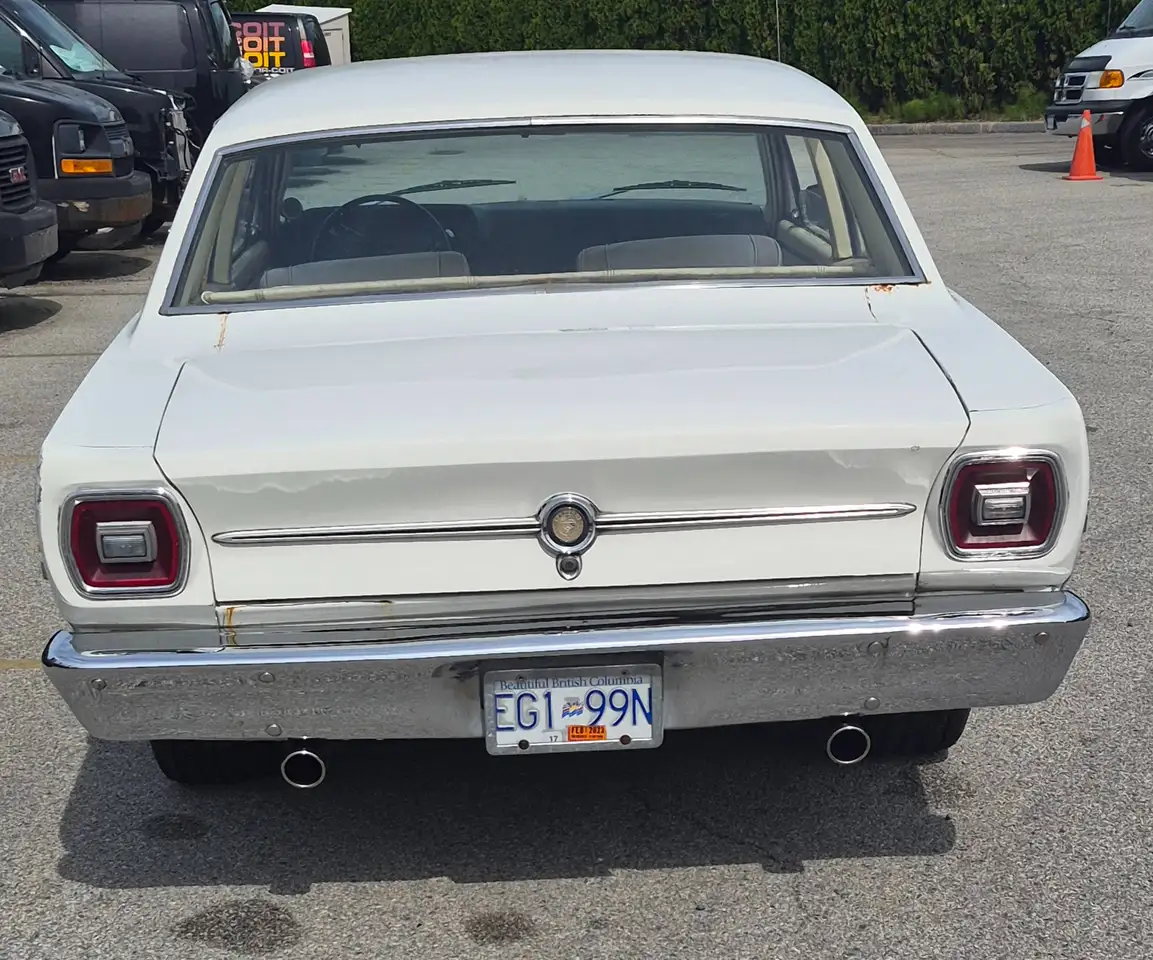 Ford Falcon снимка Ford Falcon