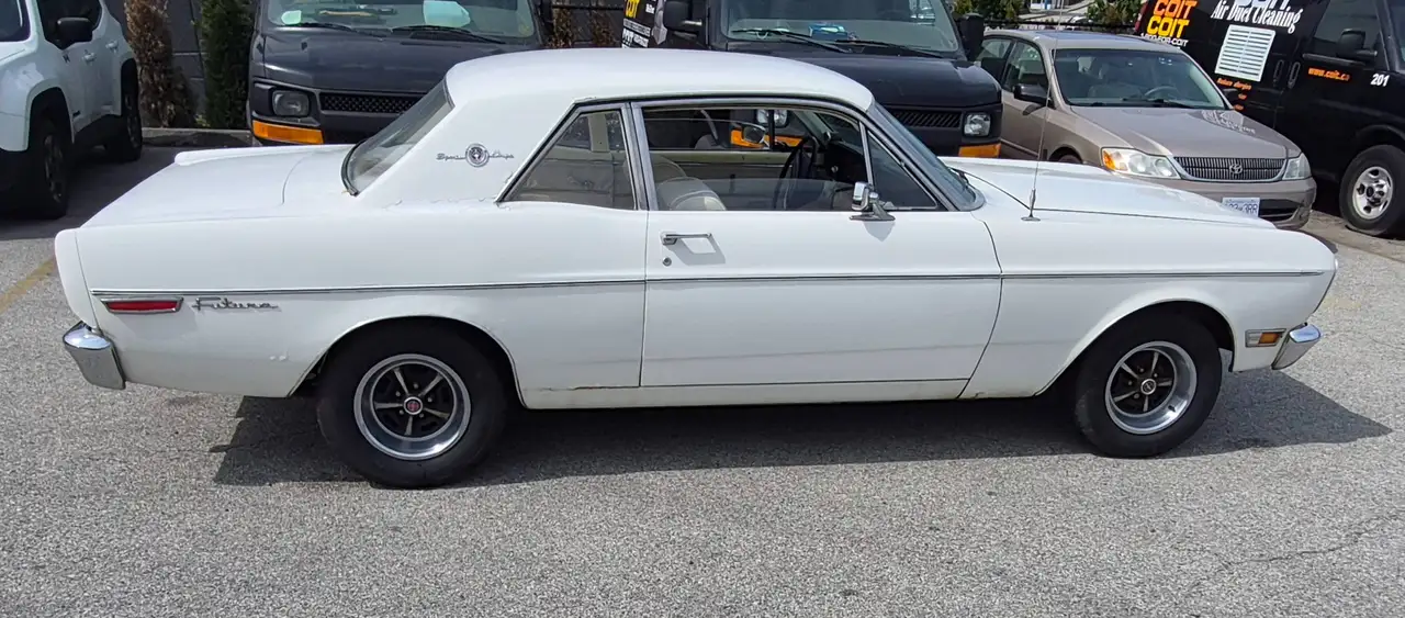 Ford Falcon снимка Ford Falcon