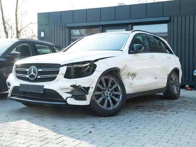 Mercedes-Benz GLC 300 4Matic AMG BURMESTER Panorama LED