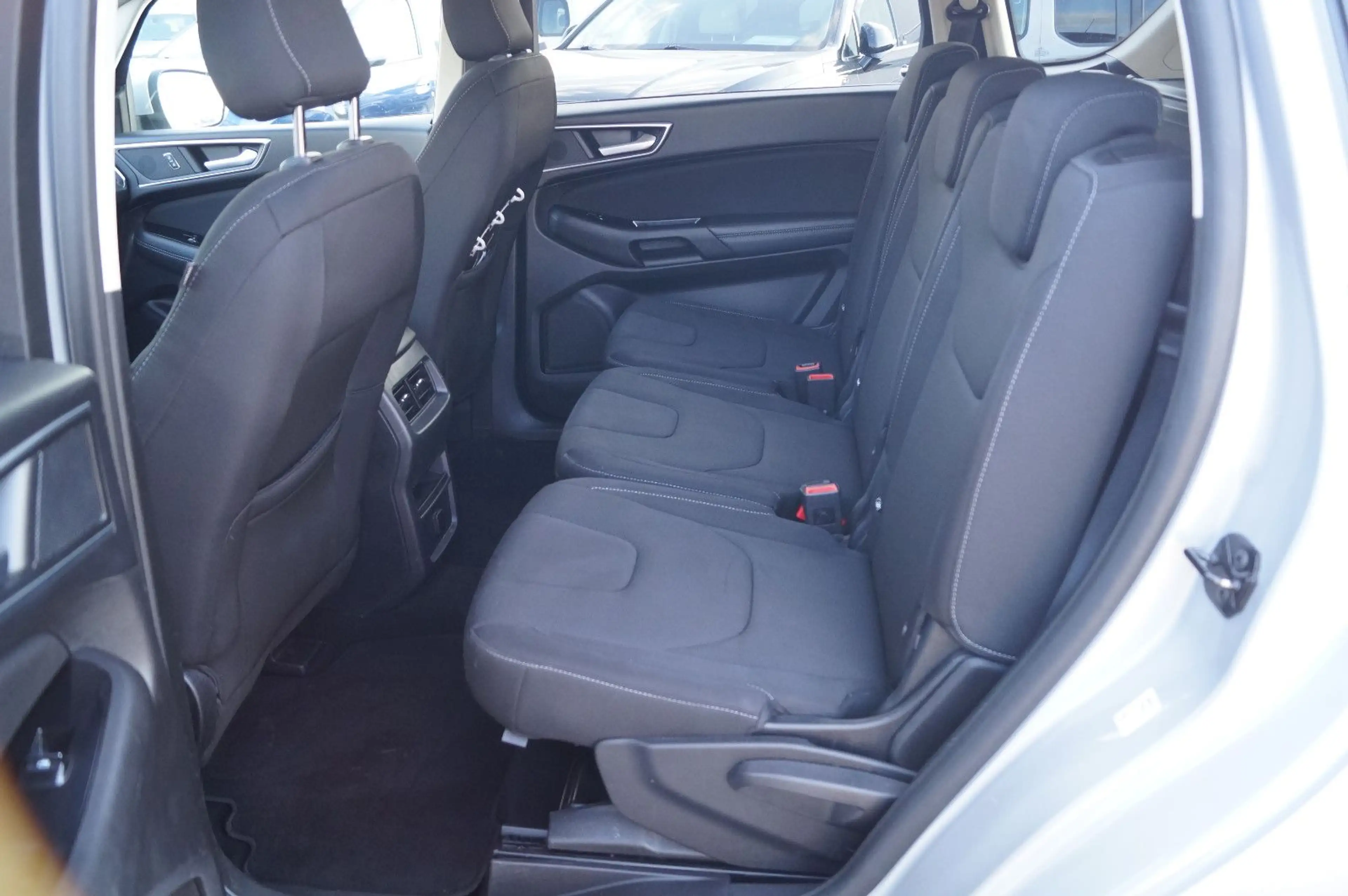 Ford S-Max S-MAX Titanium AUTOMATIK 7 Sitze NAVI PDC SHZ — photo 12