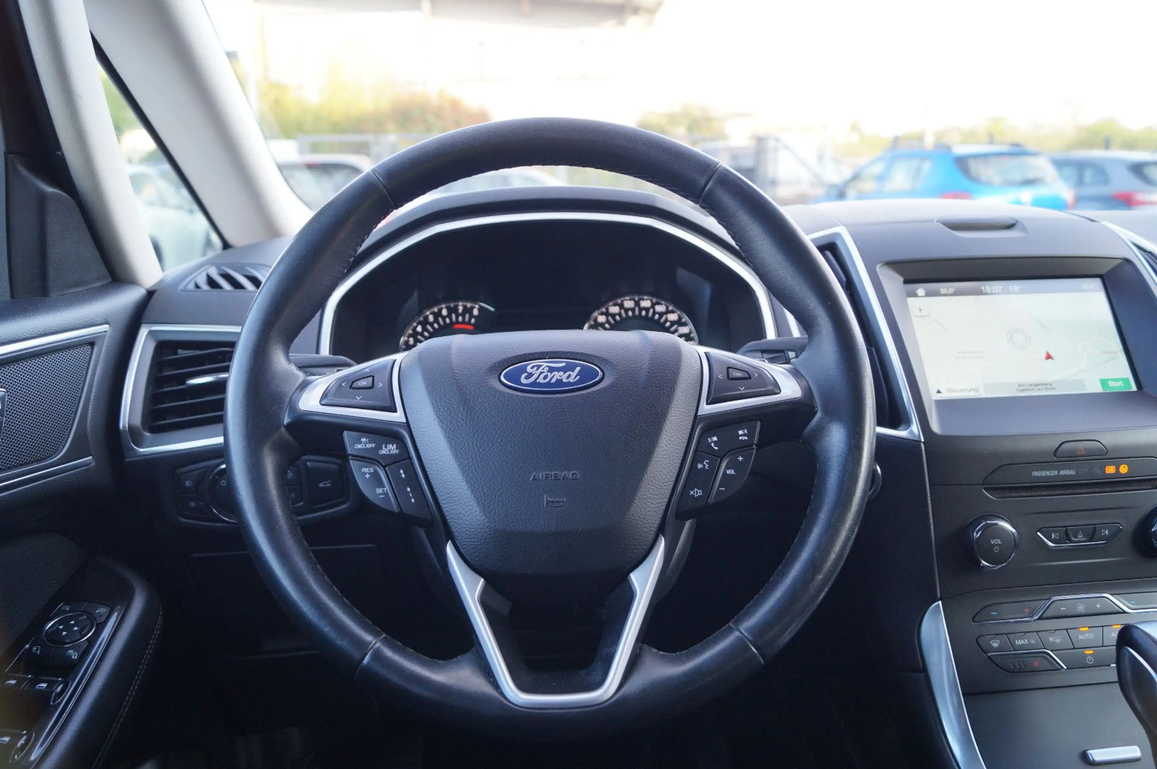 Ford S-Max S-MAX Titanium AUTOMATIK 7 Sitze NAVI PDC SHZ — photo 15