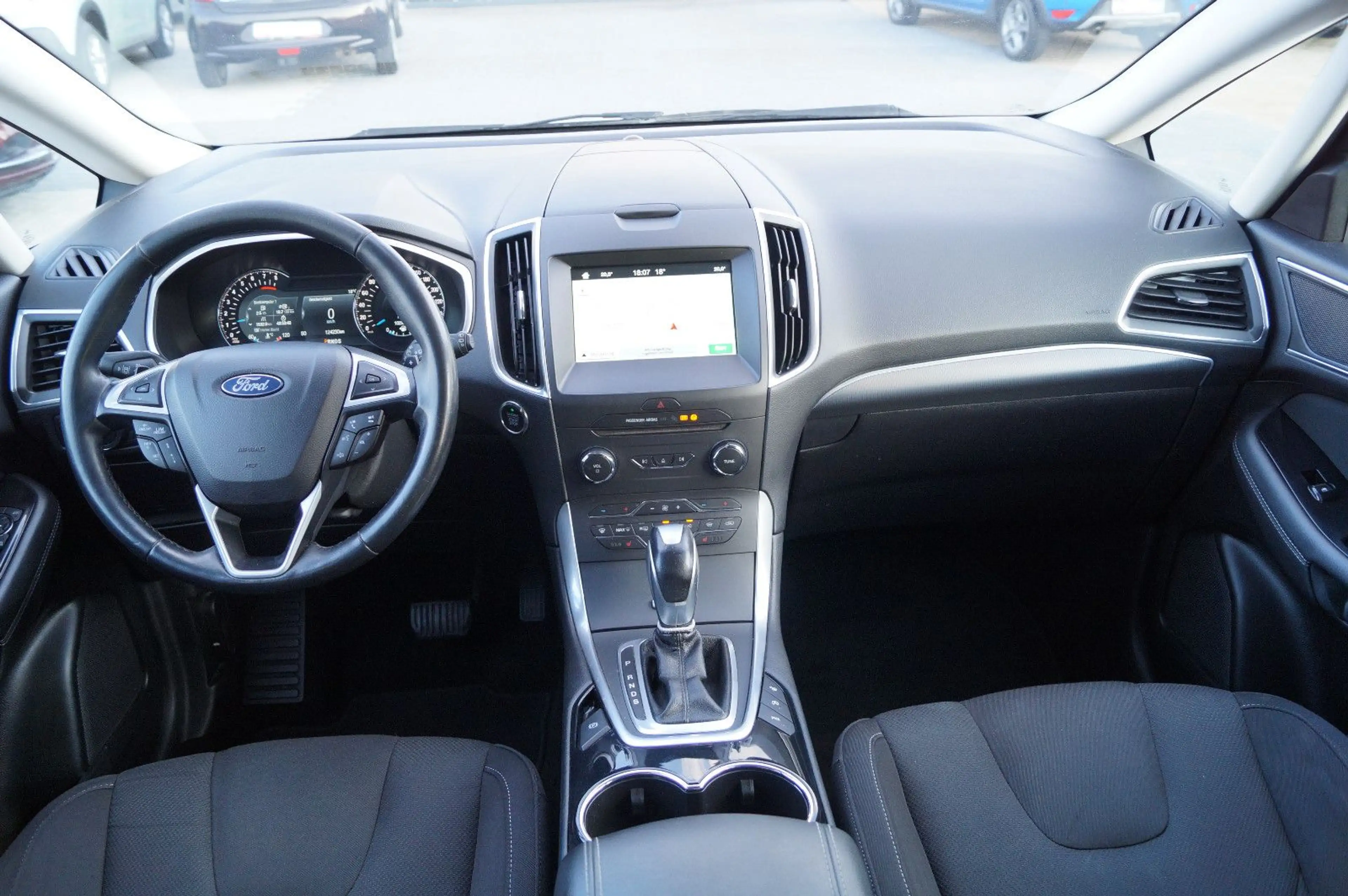 Ford S-Max S-MAX Titanium AUTOMATIK 7 Sitze NAVI PDC SHZ — photo 13