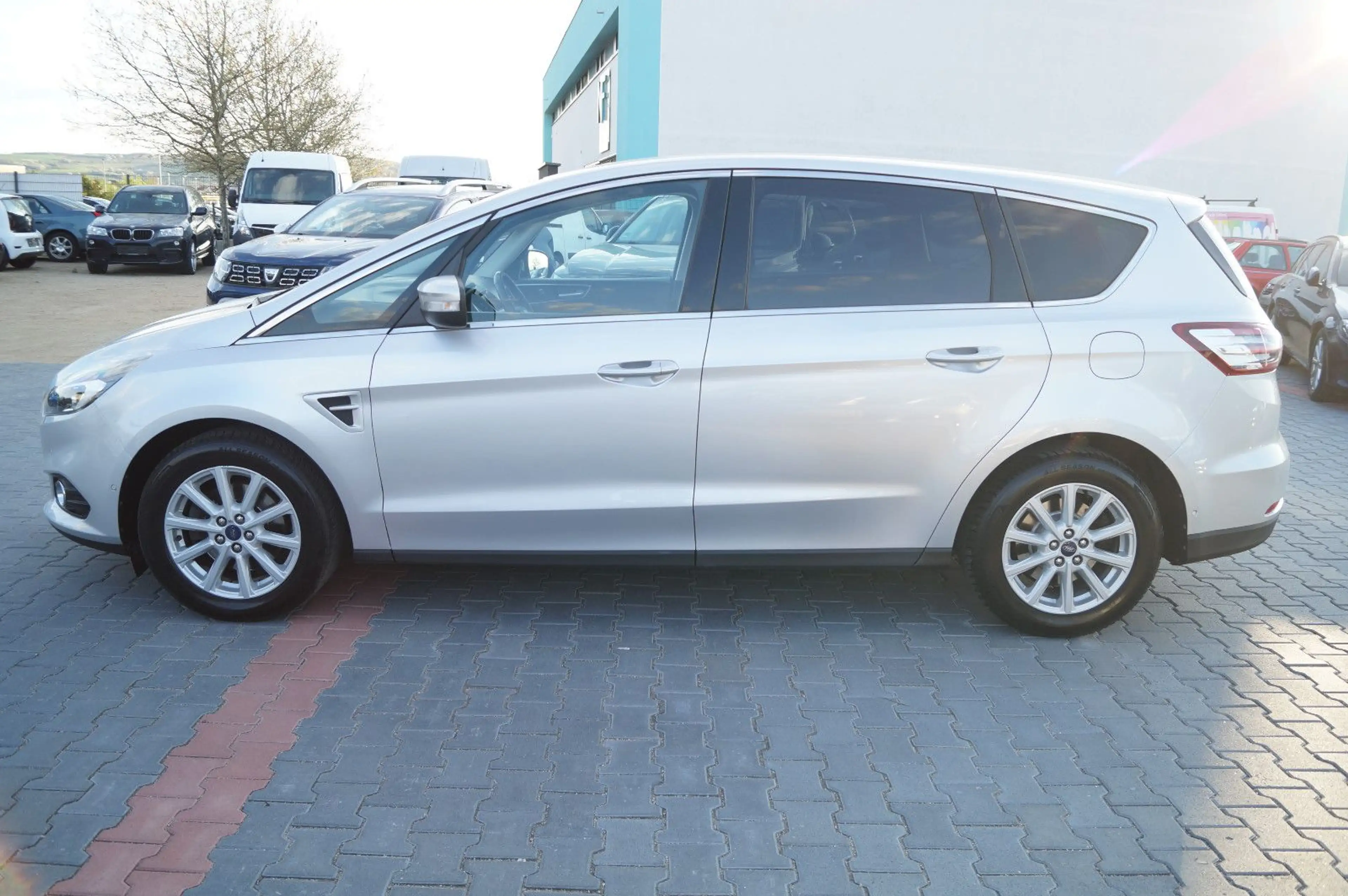Ford S-Max S-MAX Titanium AUTOMATIK 7 Sitze NAVI PDC SHZ — photo 4