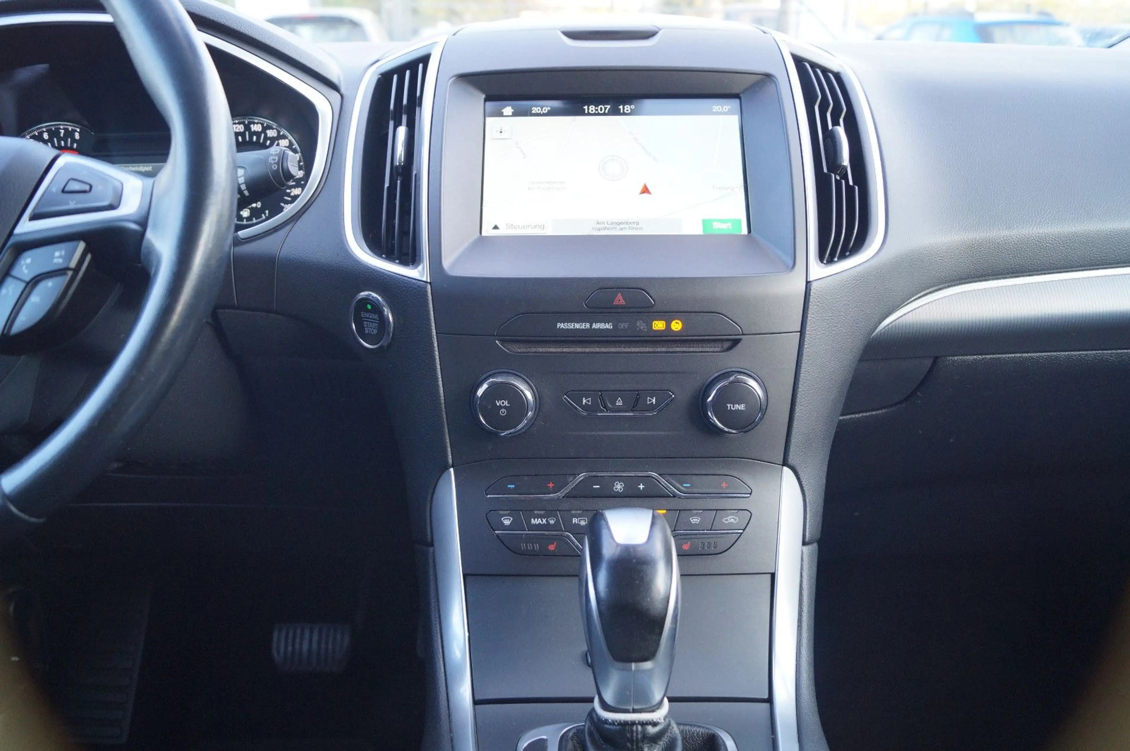 Ford S-Max S-MAX Titanium AUTOMATIK 7 Sitze NAVI PDC SHZ — photo 14