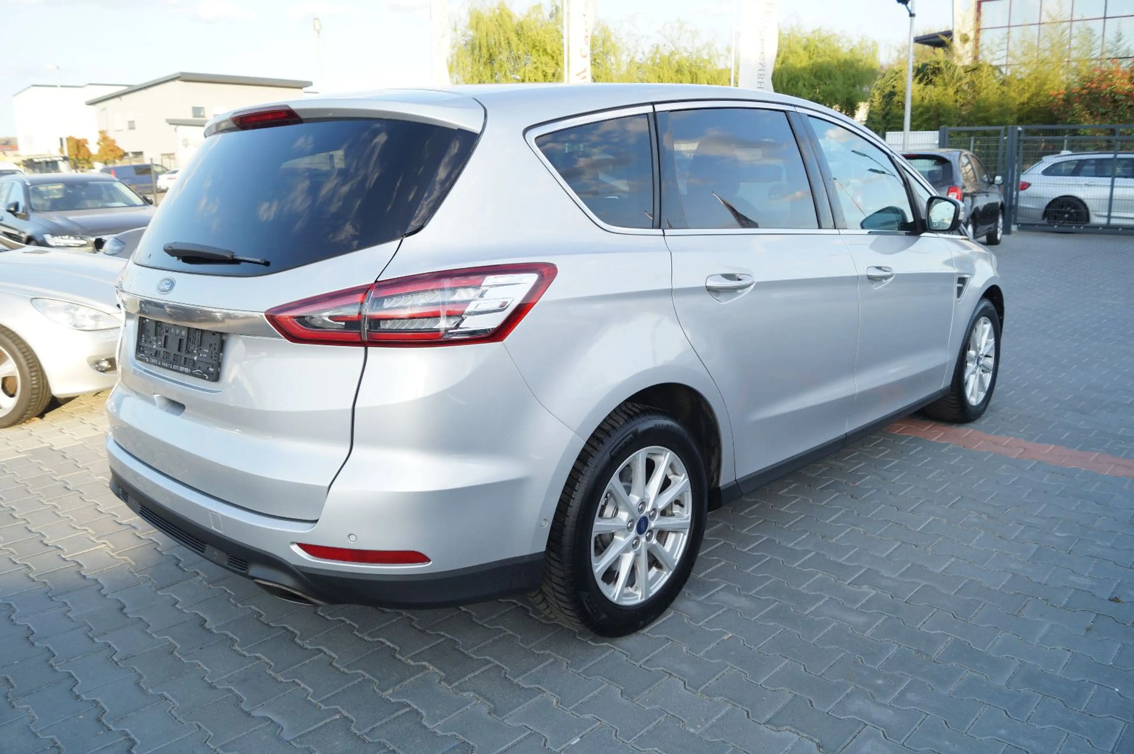 Ford S-Max S-MAX Titanium AUTOMATIK 7 Sitze NAVI PDC SHZ — photo 7