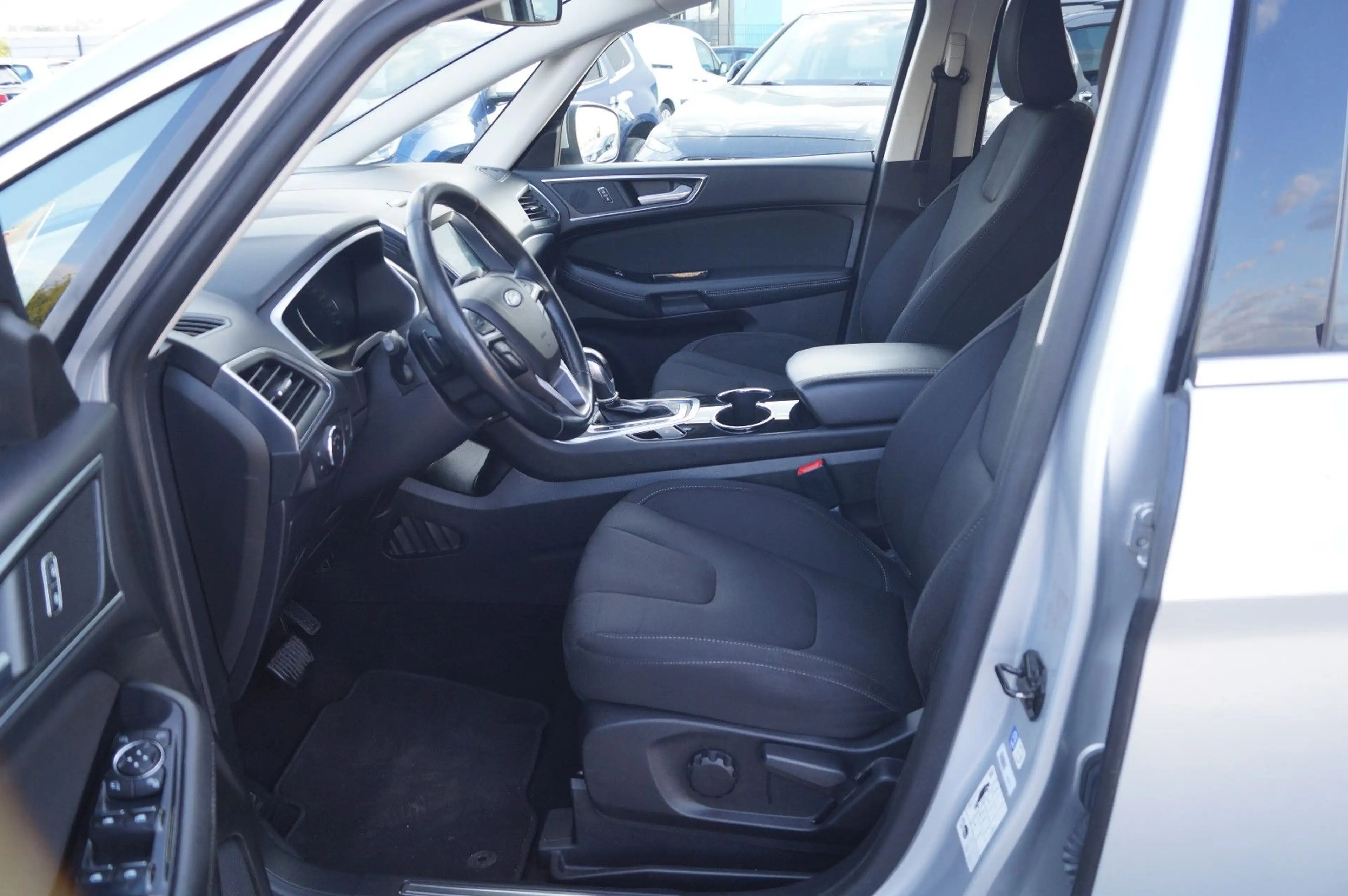 Ford S-Max S-MAX Titanium AUTOMATIK 7 Sitze NAVI PDC SHZ — photo 11