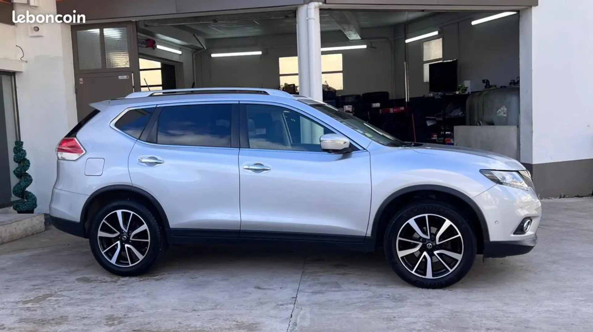 Nissan X-Trail 1.6 DCI 130 TEKNA 2WD + SIÈGES AV ÉLECTRIQUES-CHAUFFANTS TOIT OUVRANT CAMÉRA Gris - 2