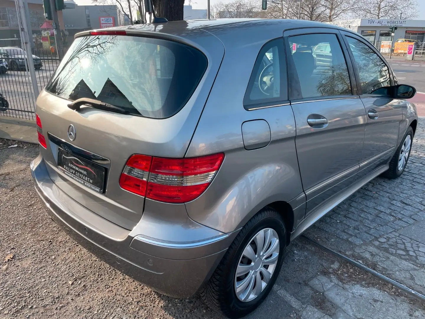 Mercedes-Benz B 150 *1.HAND*KLIMA*2xPDC*KUPPLUNG NEU* Gri - 2
