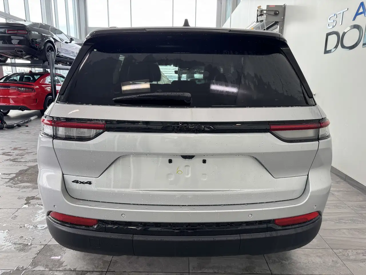 Jeep Grand Cherokee снимка Jeep Grand Cherokee