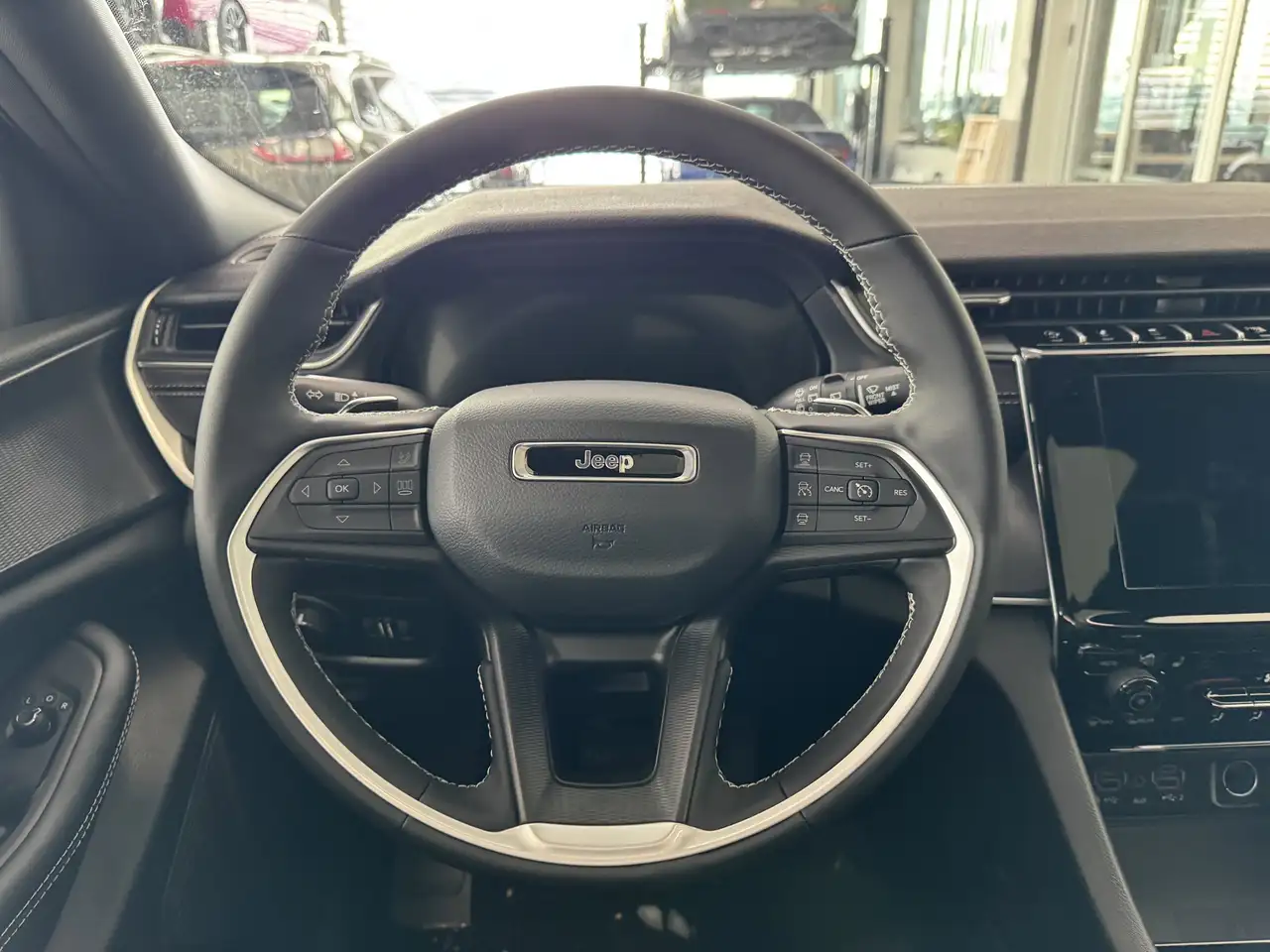 Jeep Grand Cherokee снимка Jeep Grand Cherokee