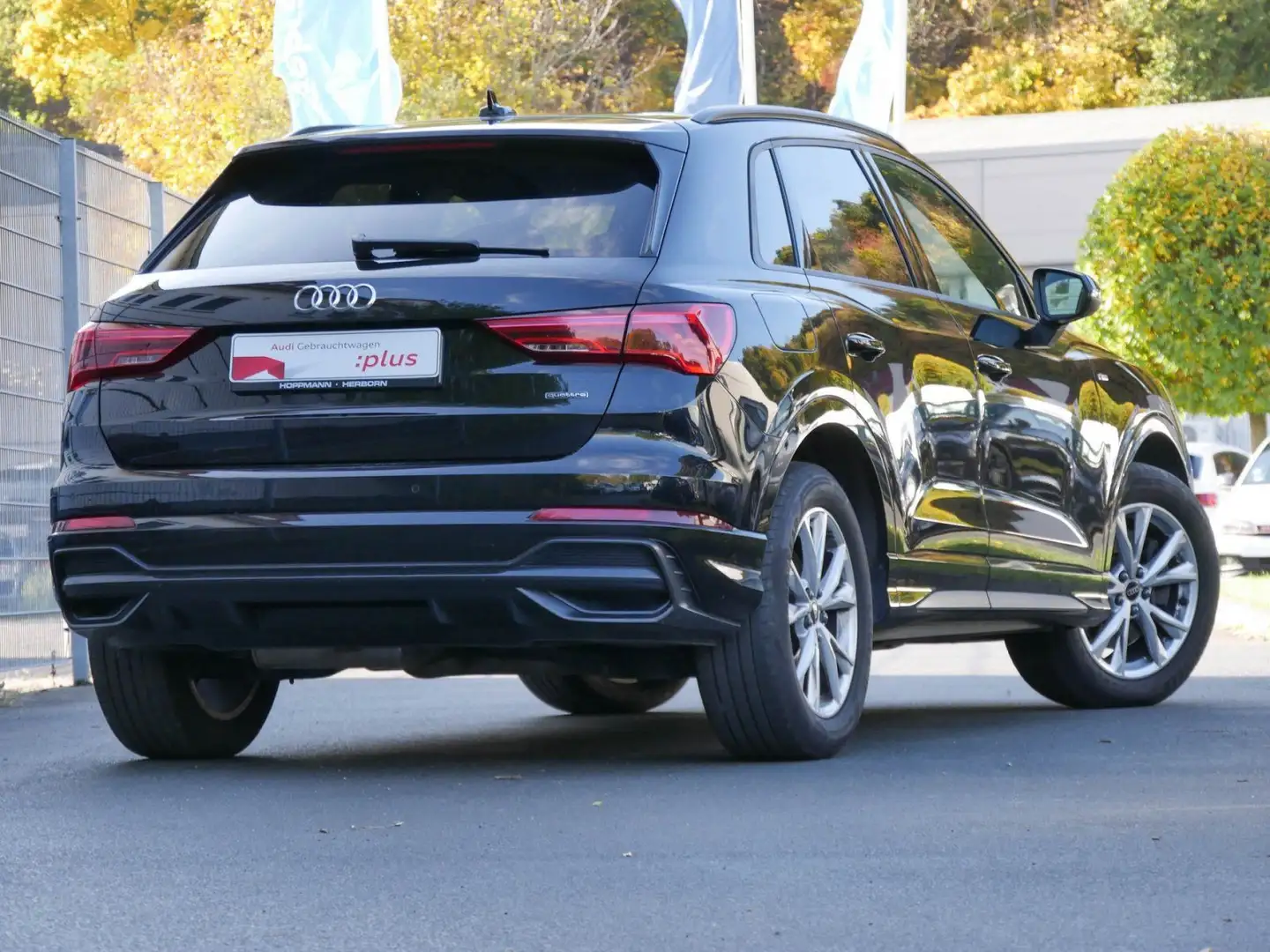 Audi Q3 40 TDI quattro S line AHK Matrix-LED Schwarz - 2