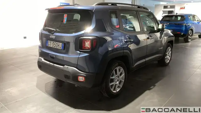 Jeep Renegade view 4