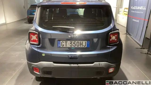 Jeep Renegade view 3