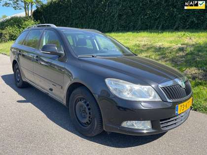 Skoda Octavia Combi 2.0 TDI Elegance - Automaat - Clima - Cruise
