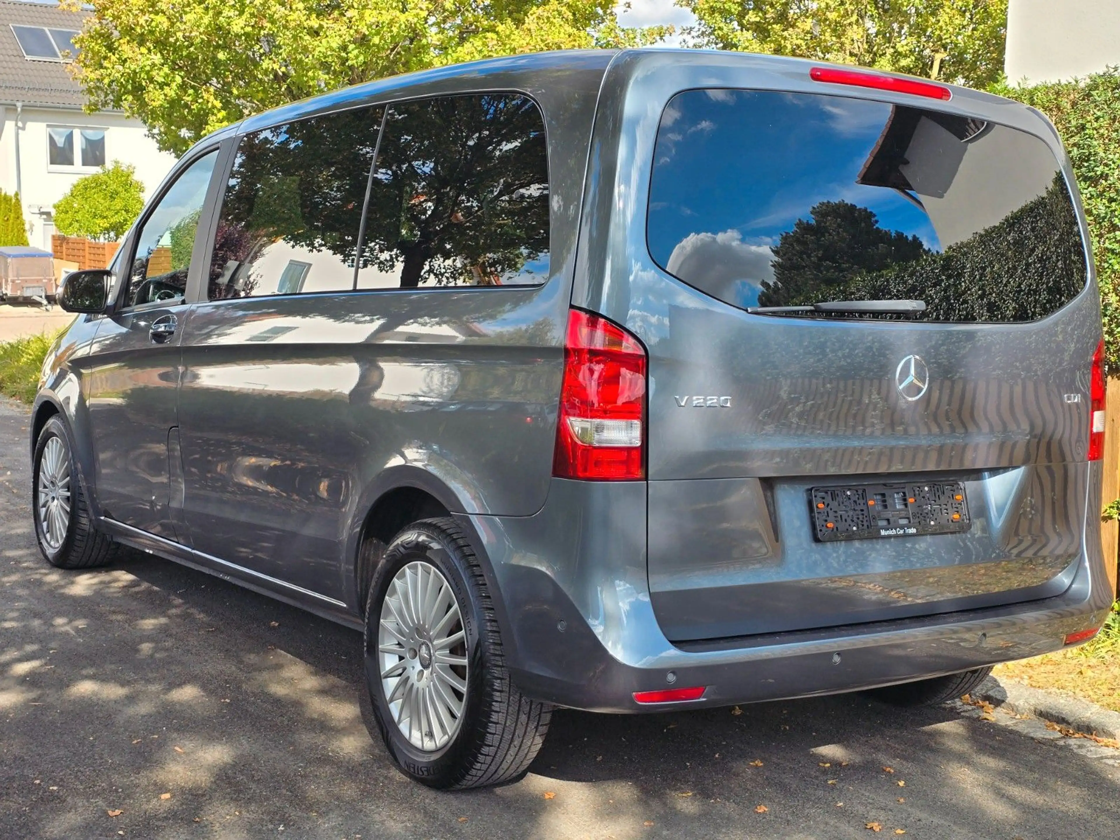 Mercedes-Benz 220 V 220 CDI EDITION*7Sitze*2.Hd*Navi*Kamera* — photo 4