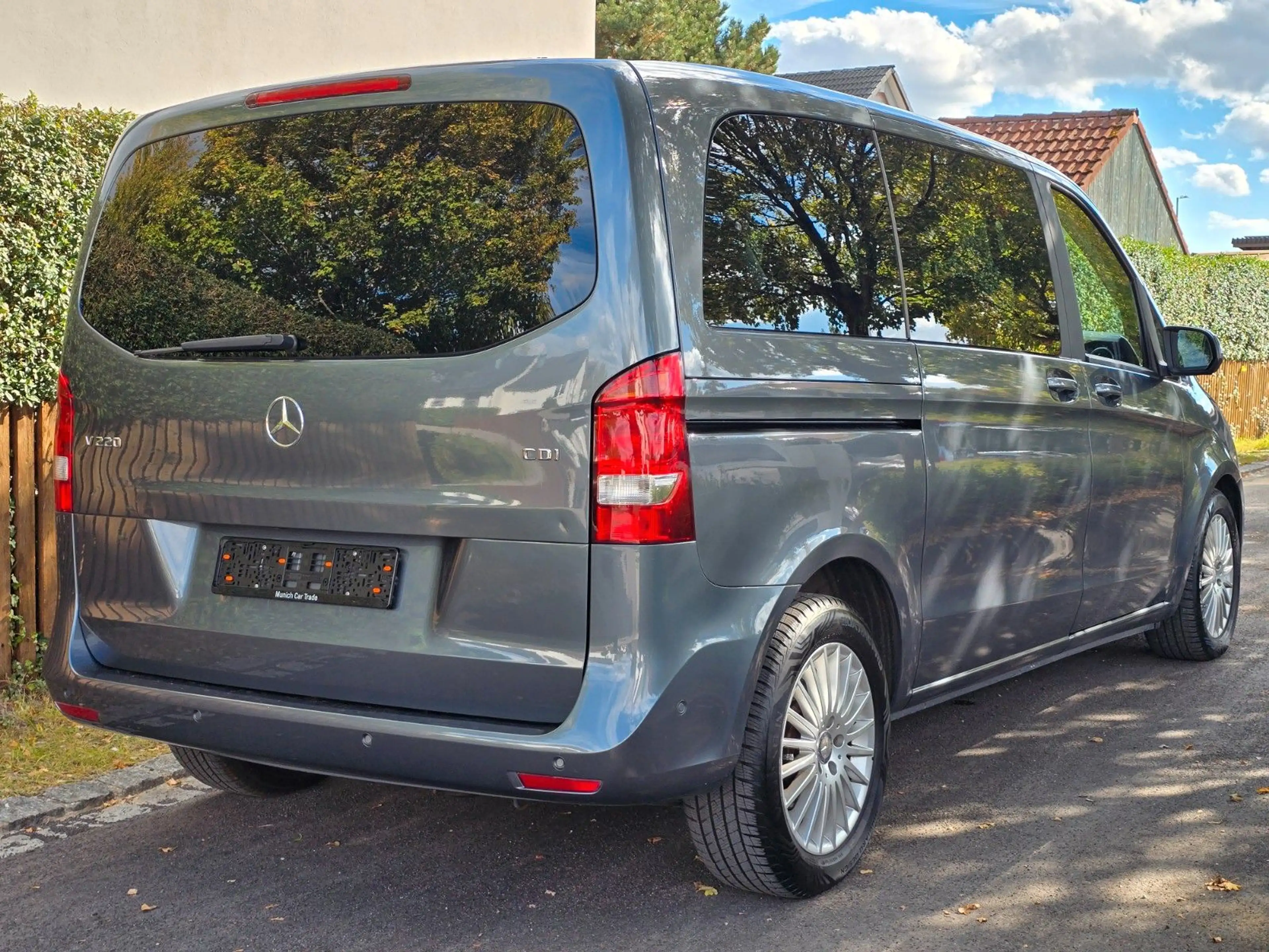 Mercedes-Benz 220 V 220 CDI EDITION*7Sitze*2.Hd*Navi*Kamera* — photo 6
