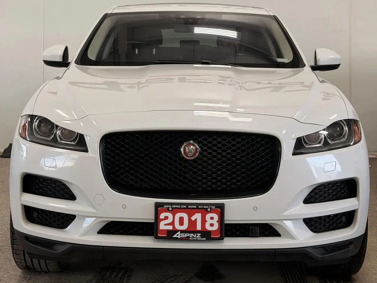 Jaguar F-Pace снимка Jaguar F-Pace