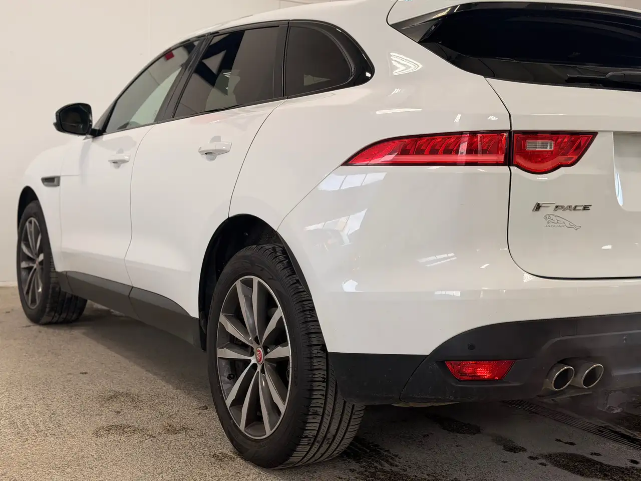Jaguar F-Pace снимка Jaguar F-Pace