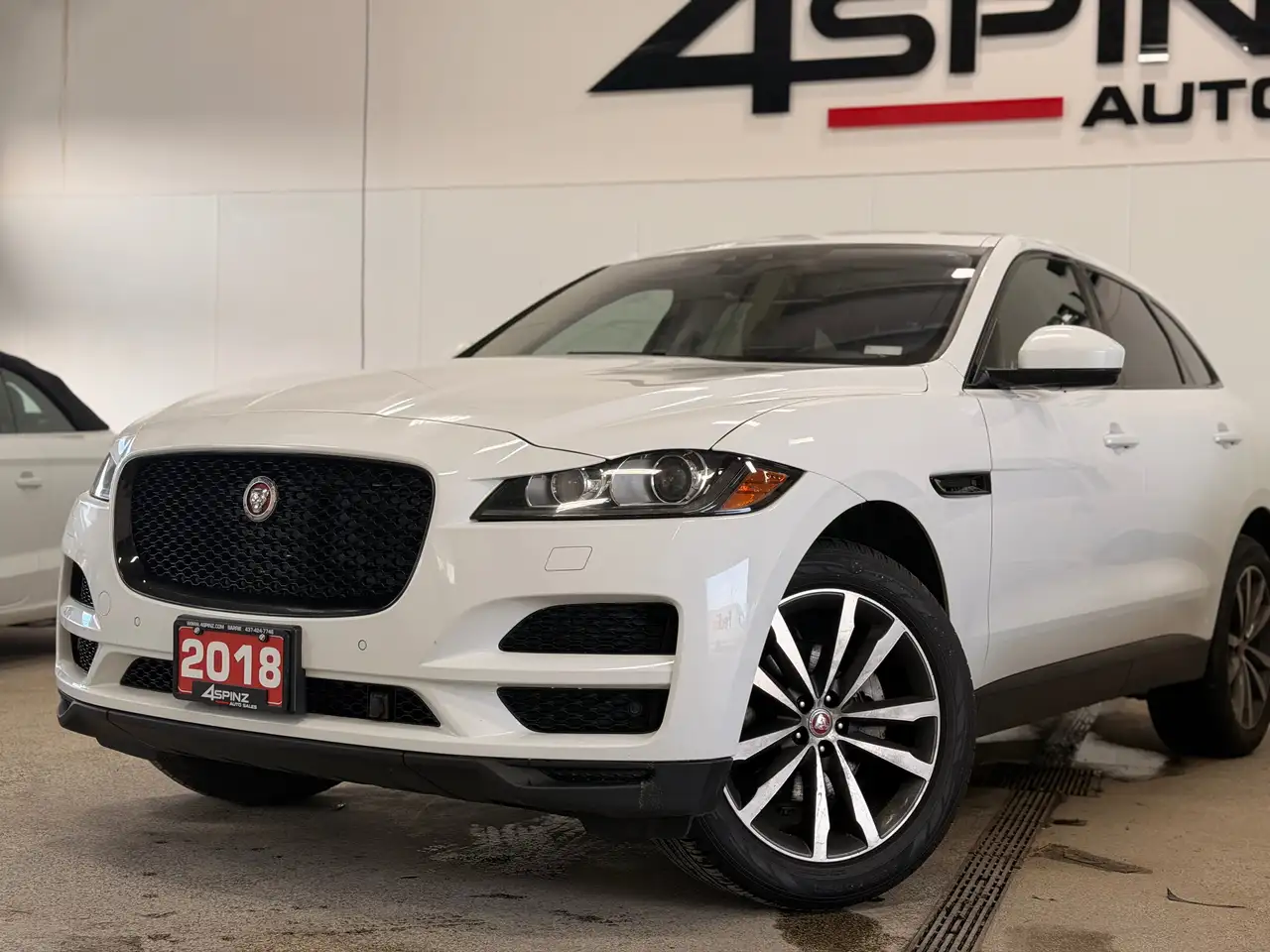 Jaguar F-Pace снимка Jaguar F-Pace