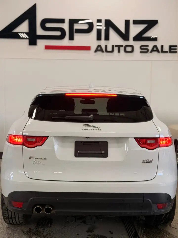Jaguar F-Pace снимка Jaguar F-Pace