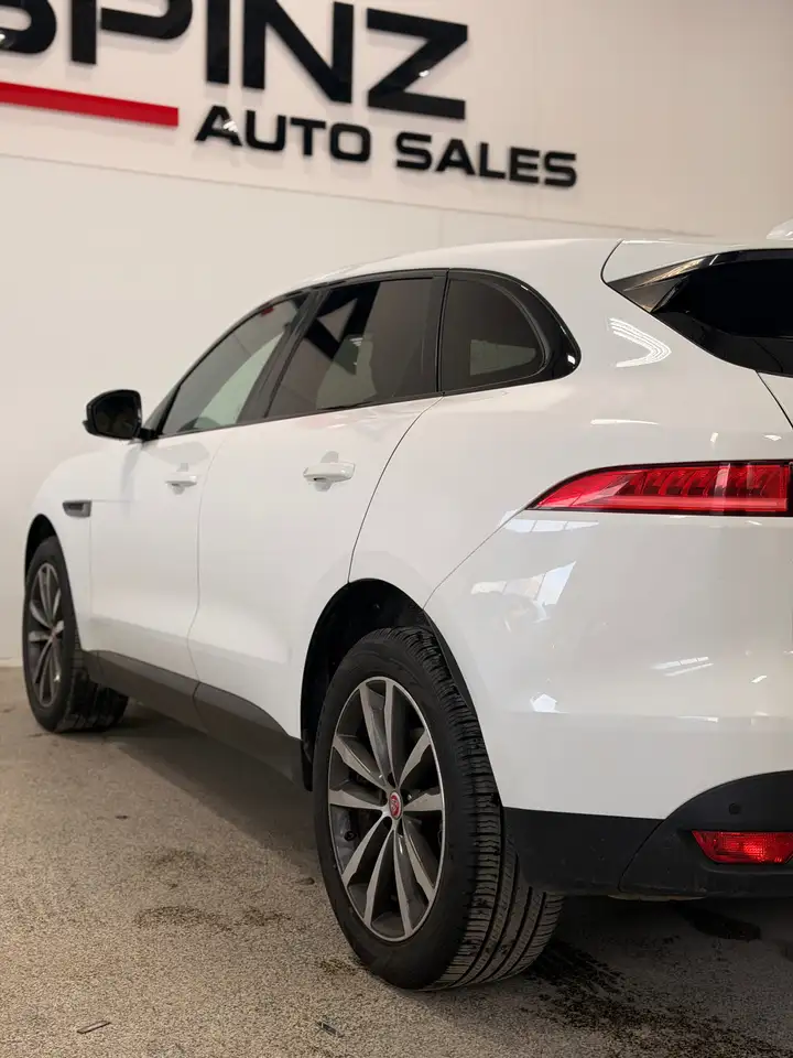 Jaguar F-Pace снимка Jaguar F-Pace