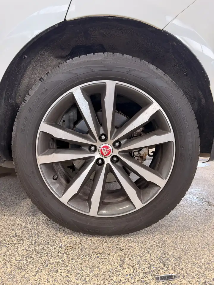 Jaguar F-Pace снимка Jaguar F-Pace