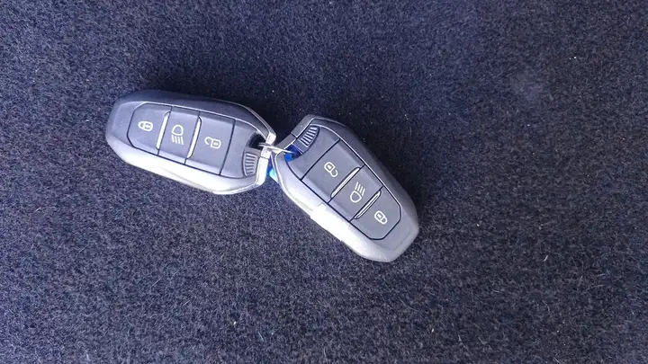 Peugeot 2008 2023, foto 16