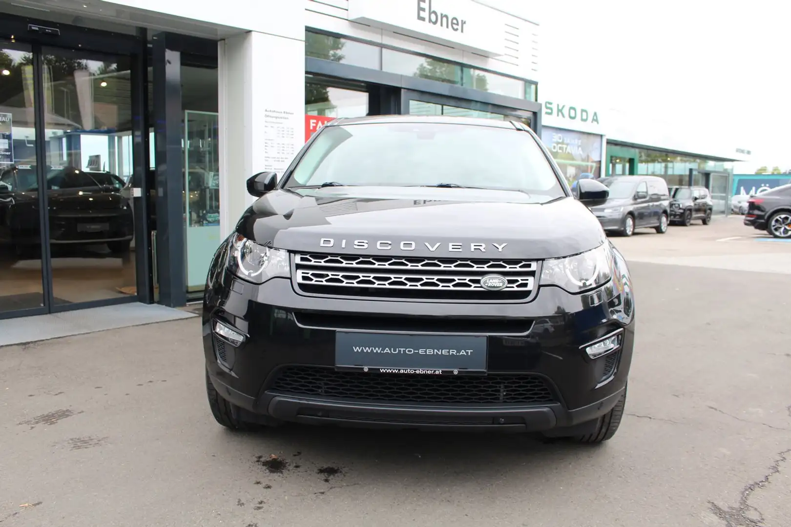 Land Rover Discovery Sport 2,0 TD4 4WD Pure Schwarz - 2