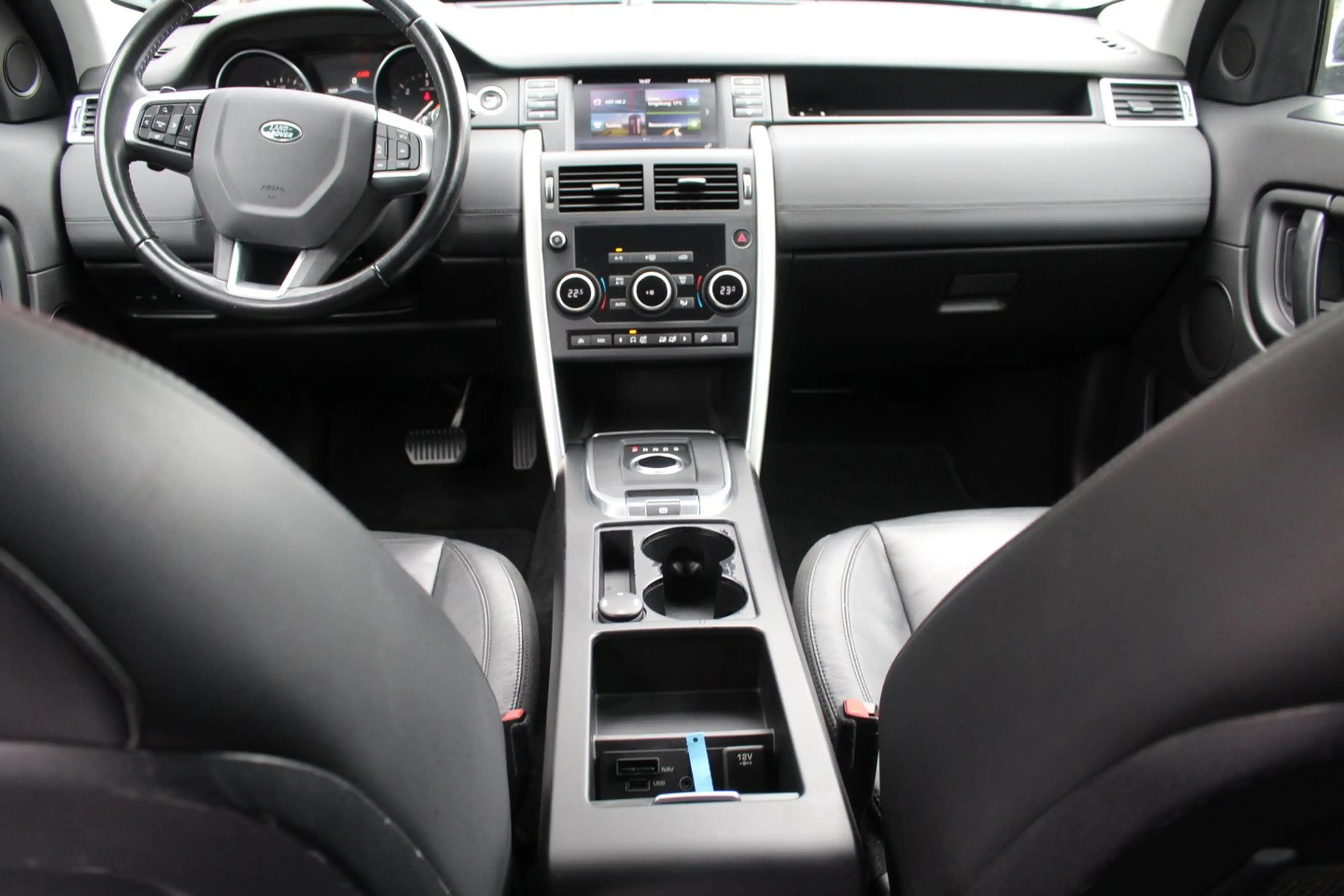 Land Rover Discovery Sport 2,0 TD4 4WD Pure — photo 10