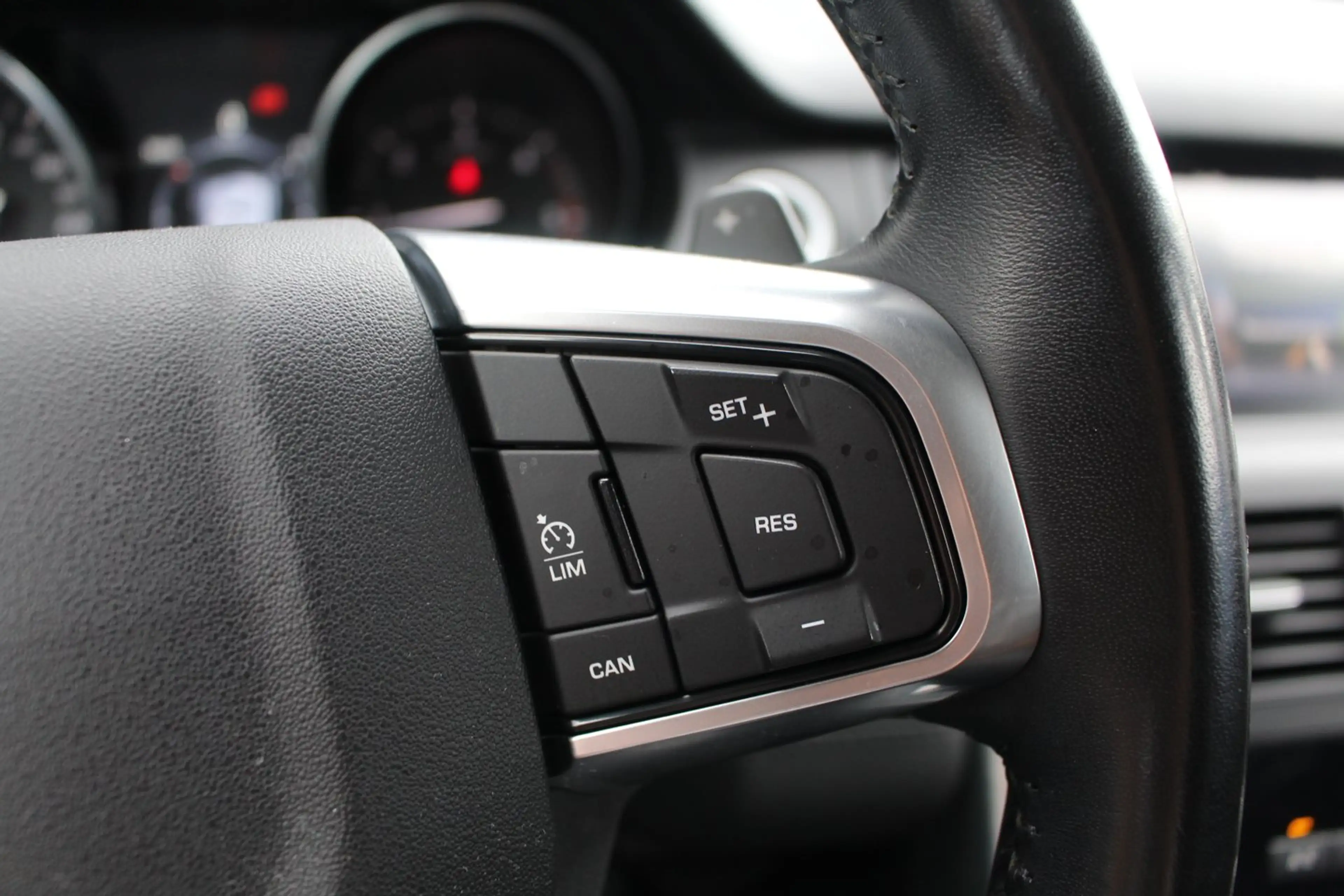 Land Rover Discovery Sport 2,0 TD4 4WD Pure — photo 14