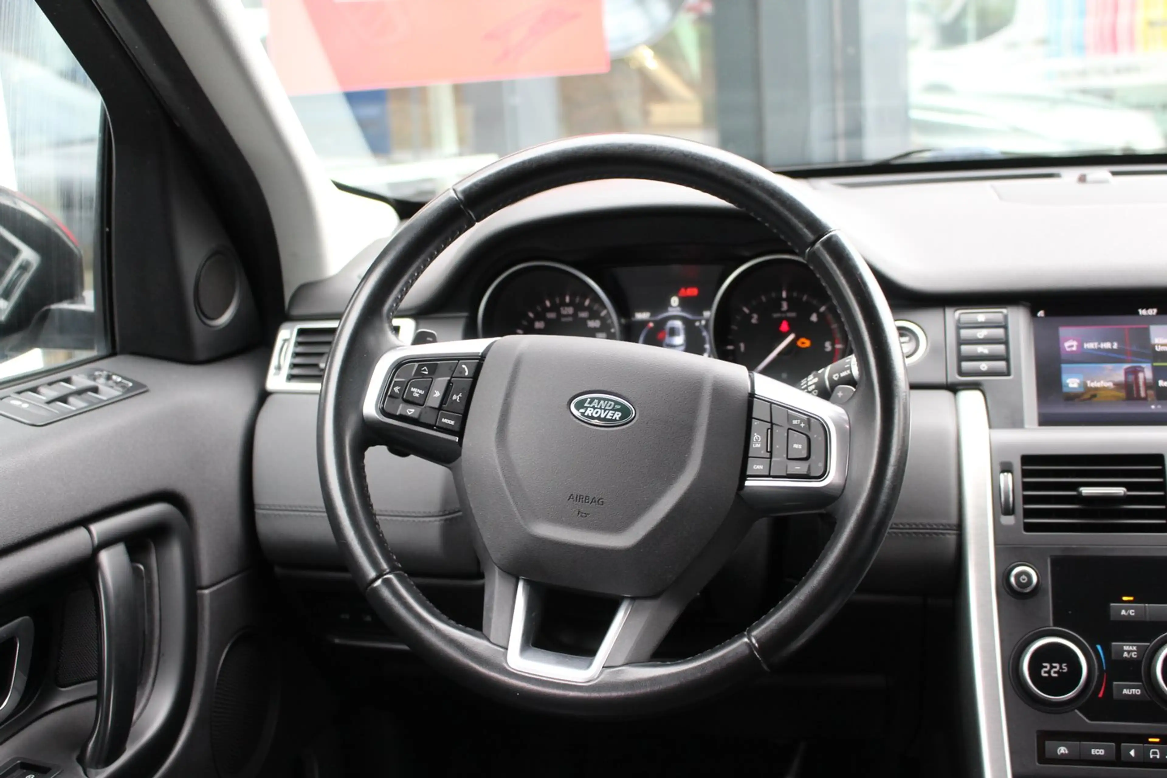 Land Rover Discovery Sport 2,0 TD4 4WD Pure — photo 12