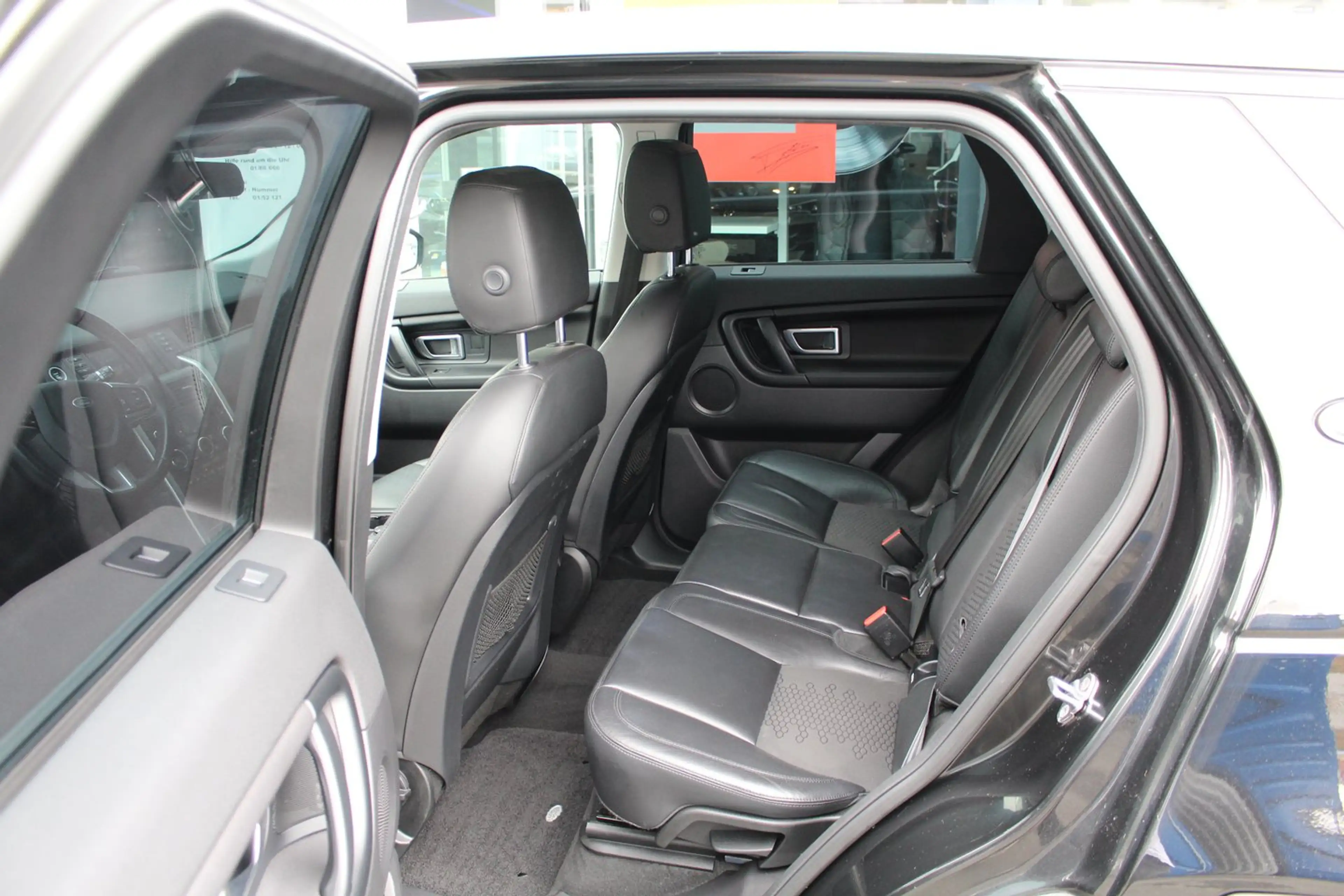 Land Rover Discovery Sport 2,0 TD4 4WD Pure — photo 8