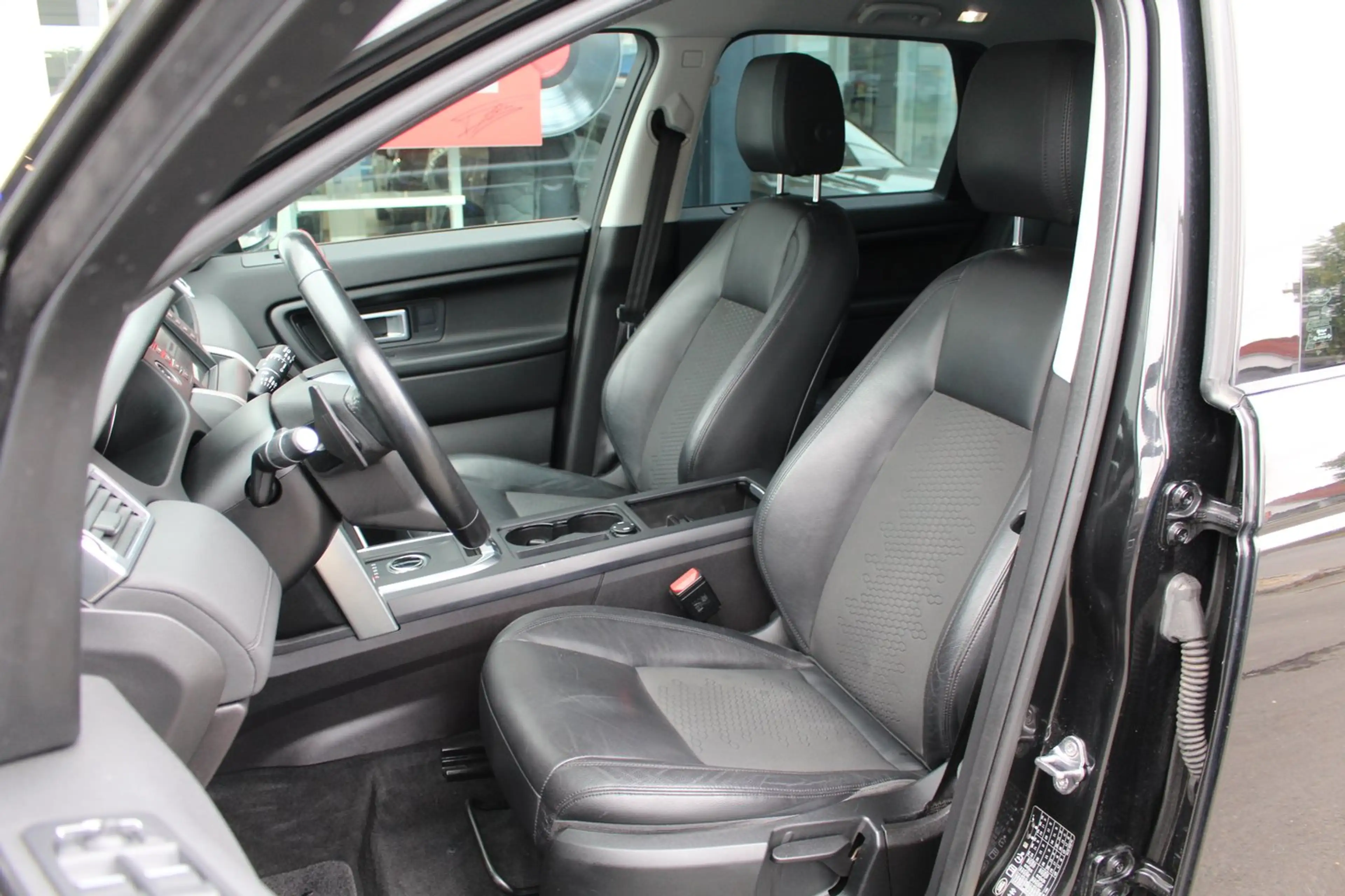 Land Rover Discovery Sport 2,0 TD4 4WD Pure — photo 7