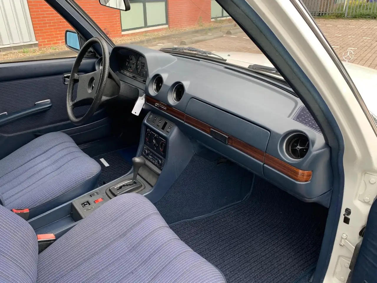 Mercedes-Benz 230 E Automaat | Belastingvrij |, foto 8
